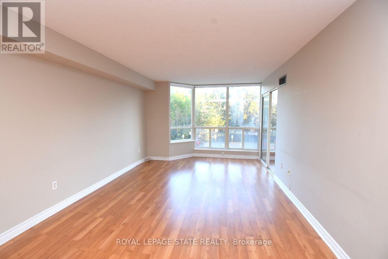 215 - 175 Cedar Avenue, Richmond Hill, Ontario  L4C 9V3 - Photo 3 - N13776496