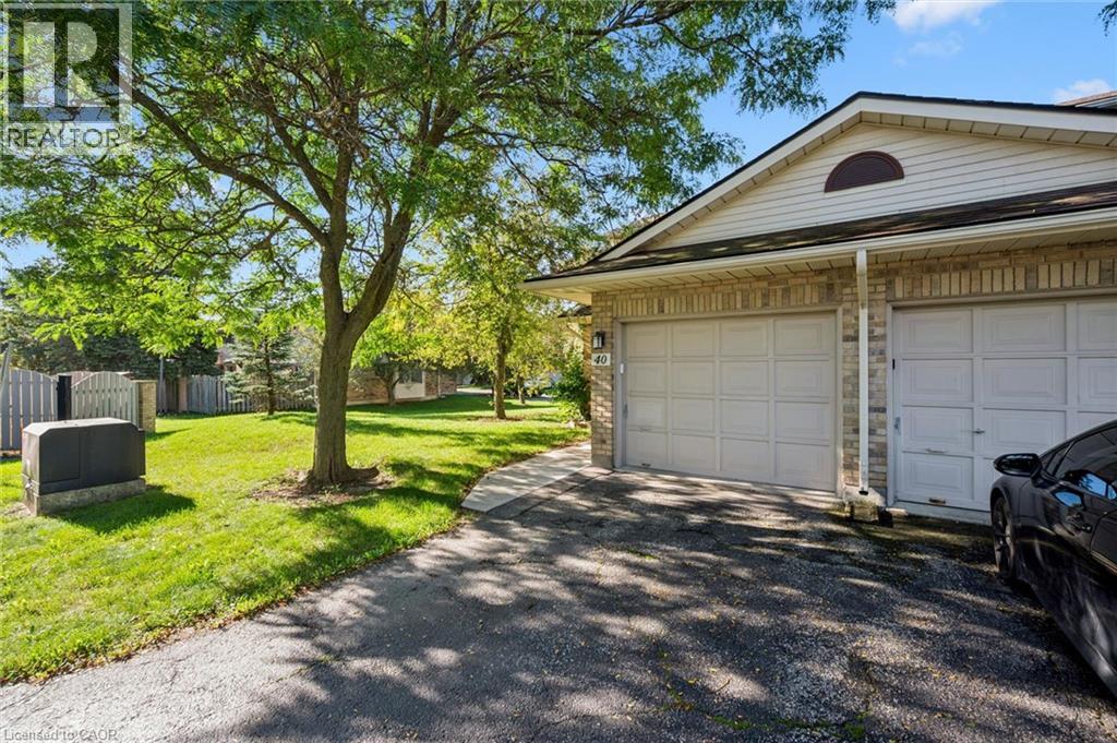 375 Kingscourt Drive Unit# 40, Waterloo, Ontario  N2K 3N7 - Photo 2 - 40861712