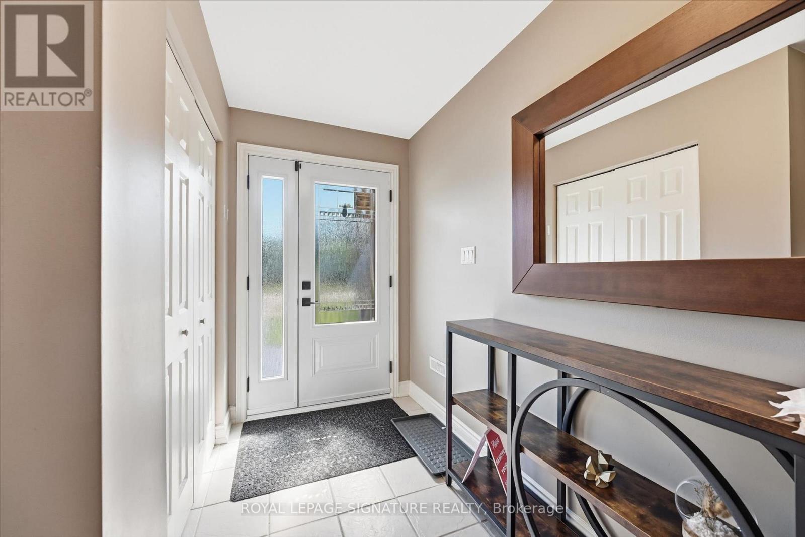 1333 Woodvale Place, Burlington, Ontario  L7M 1R2 - Photo 11 - W13776436