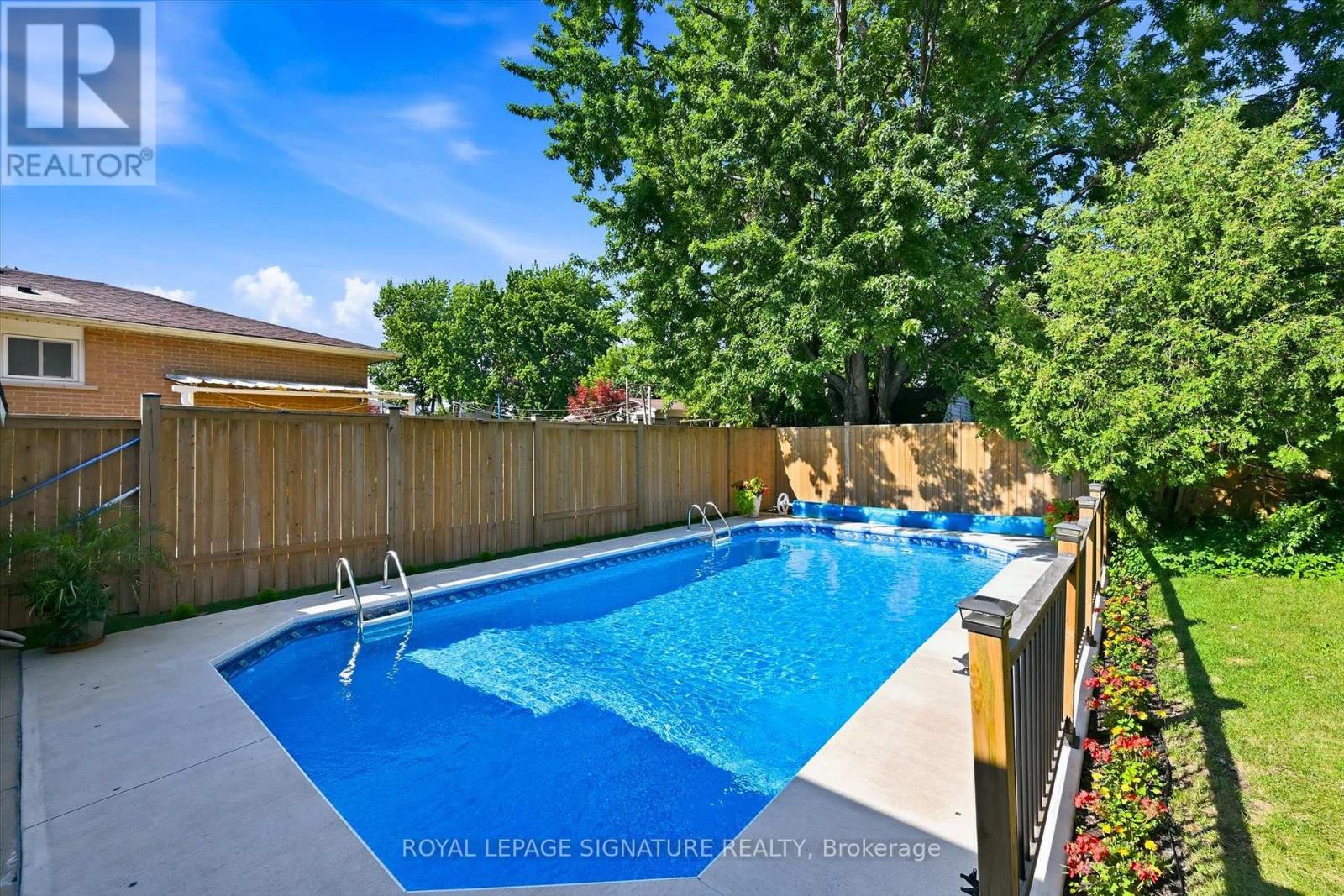 1333 Woodvale Place, Burlington, Ontario  L7M 1R2 - Photo 34 - W13776436