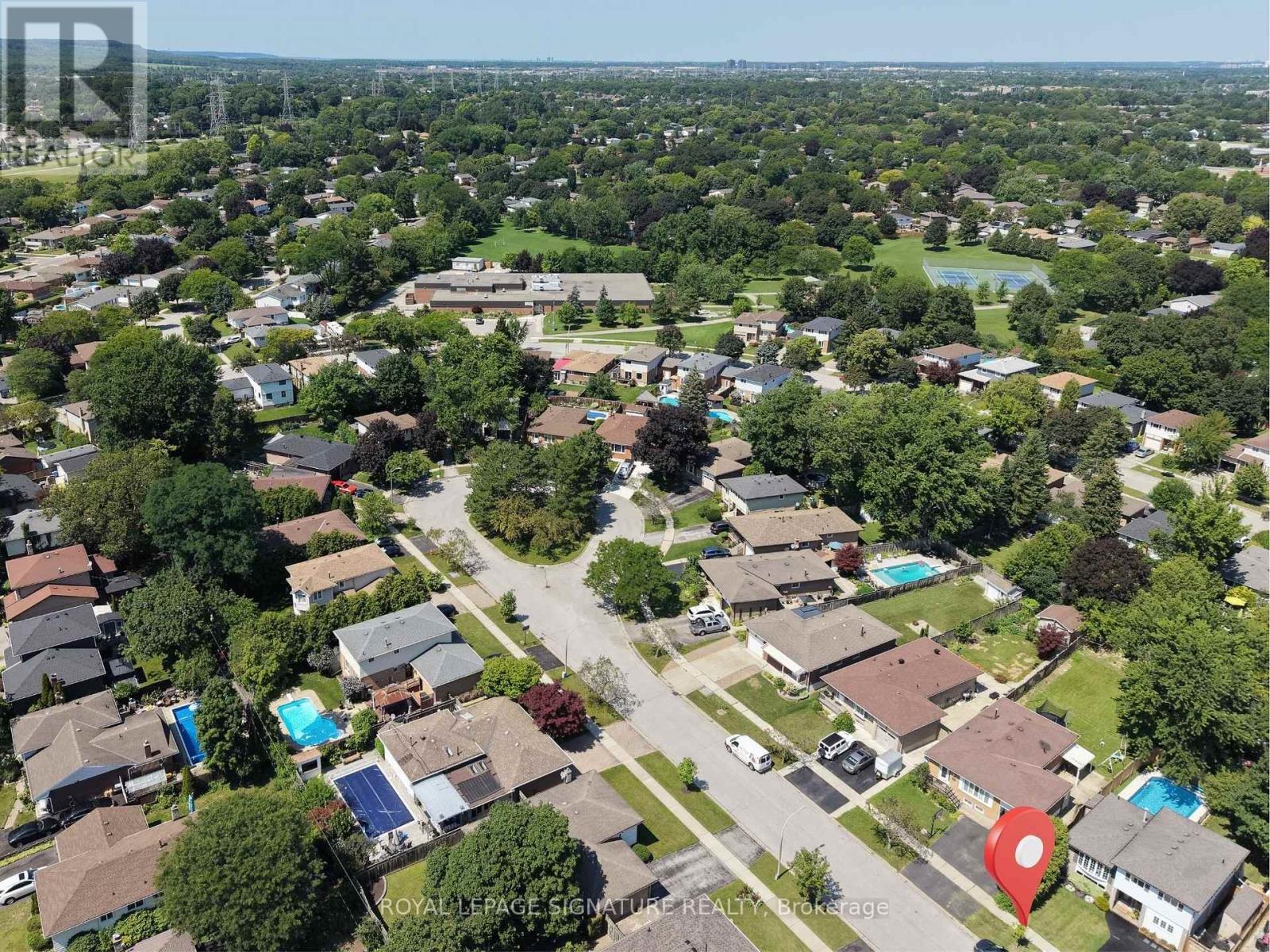 1333 Woodvale Place, Burlington, Ontario  L7M 1R2 - Photo 38 - W13776436