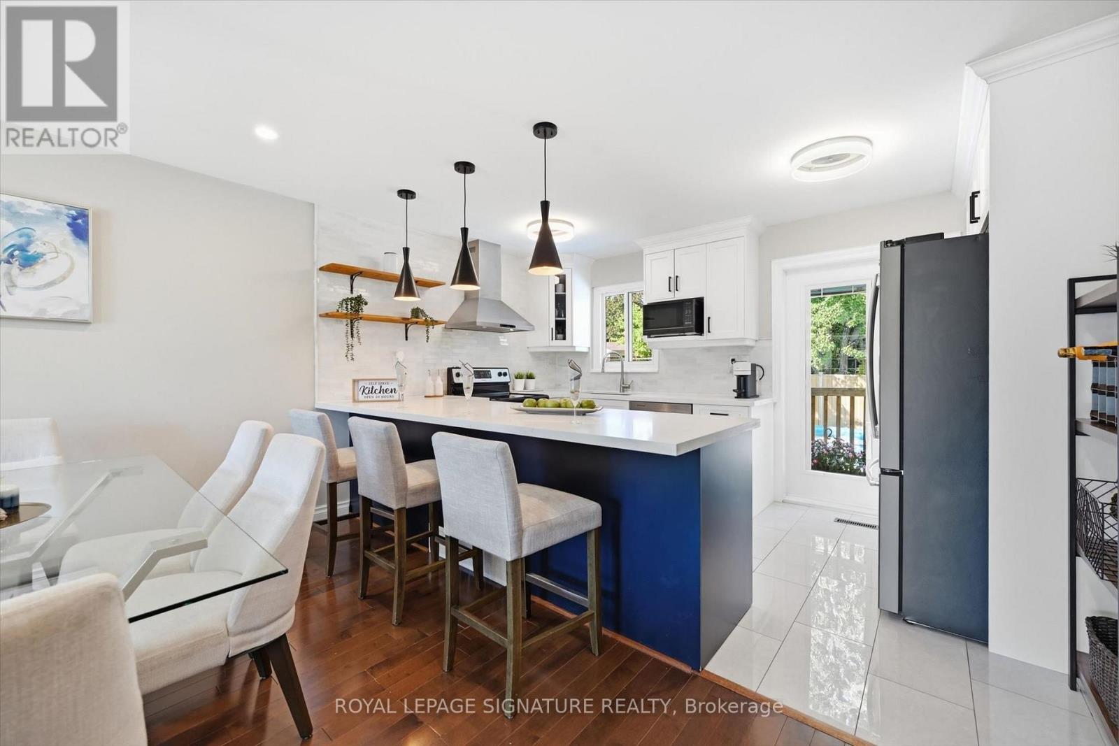 1333 Woodvale Place, Burlington, Ontario  L7M 1R2 - Photo 4 - W13776436