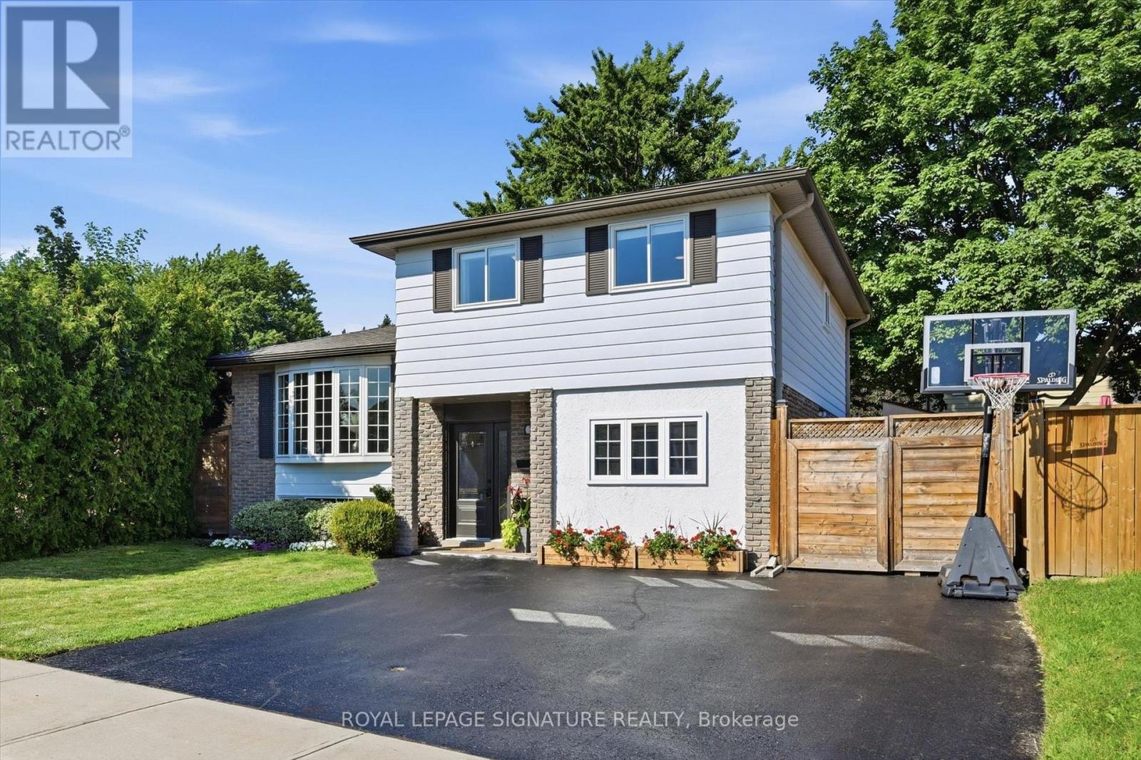 1333 Woodvale Place, Burlington, Ontario  L7M 1R2 - Photo 43 - W13776436