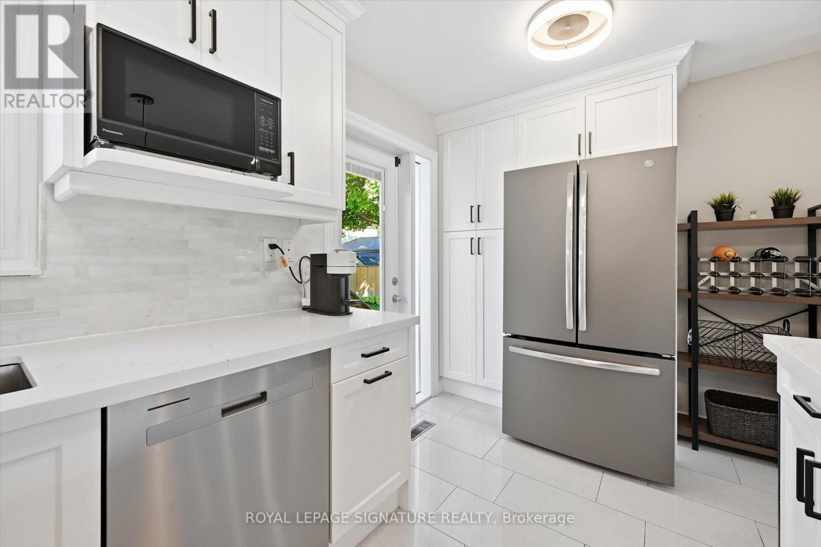1333 Woodvale Place, Burlington, Ontario  L7M 1R2 - Photo 6 - W13776436