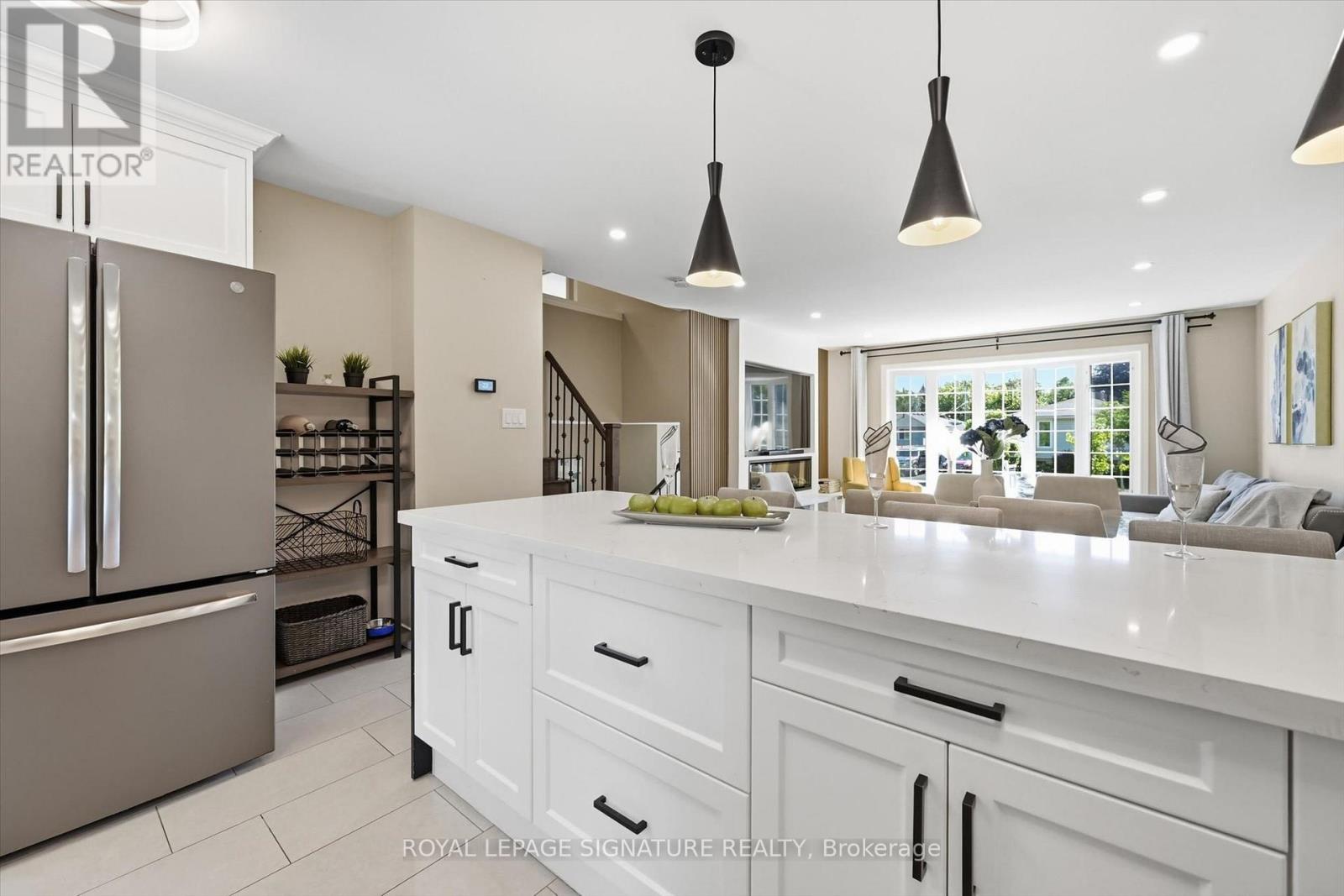 1333 Woodvale Place, Burlington, Ontario  L7M 1R2 - Photo 8 - W13776436