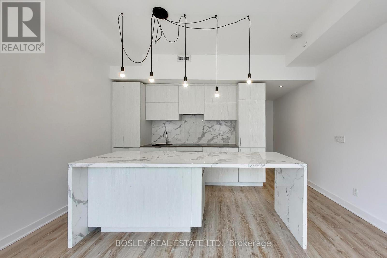 210 - 1990 Bloor Street W, Toronto, Ontario  M6P 3L1 - Photo 11 - W13776458