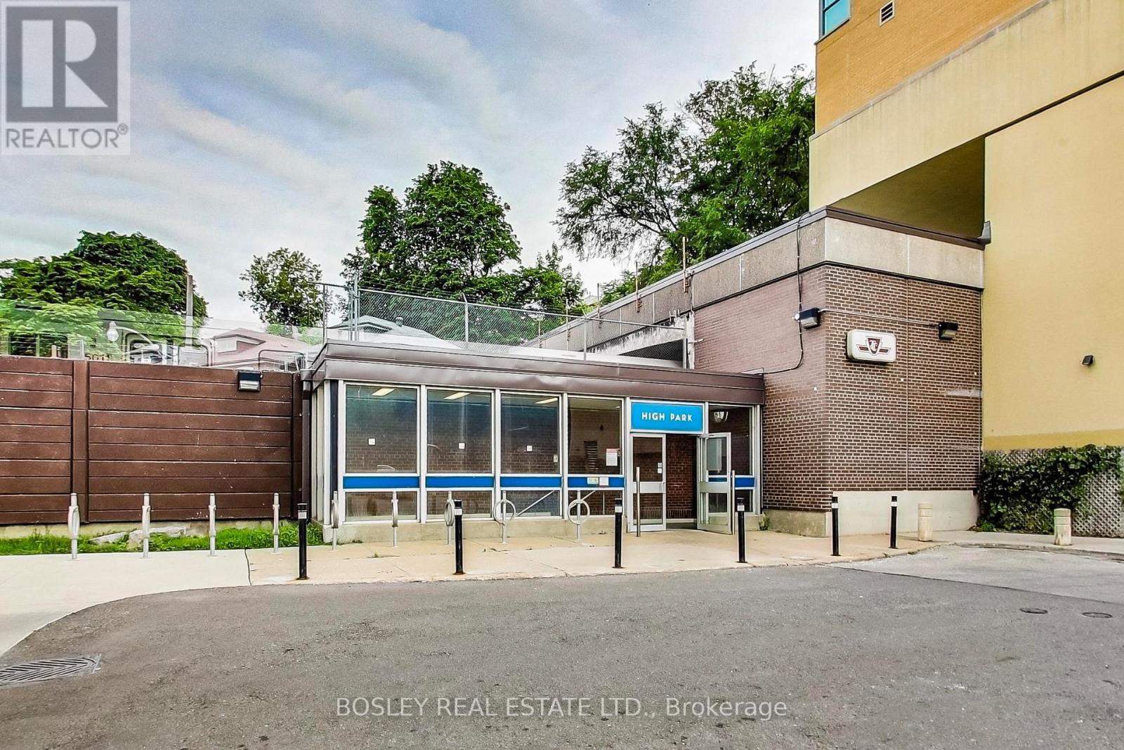 210 - 1990 Bloor Street W, Toronto, Ontario  M6P 3L1 - Photo 28 - W13776458
