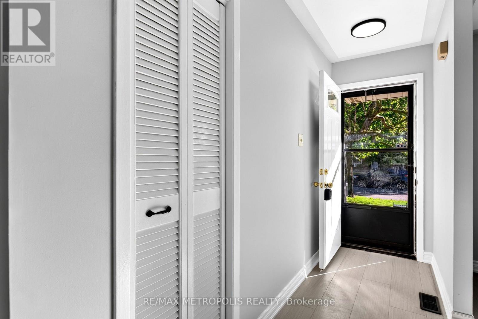 338 Millbank Drive, London South, Ontario  N6C 4W2 - Photo 8 - X13776498