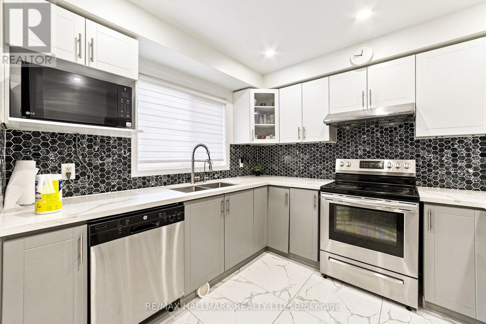21 - 31 Moss Boulevard, Hamilton, Ontario  L9H 7A6 - Photo 12 - X13776526
