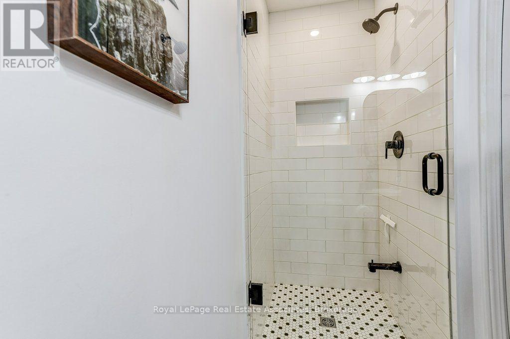 7222 Deanlee Court, Mississauga, Ontario L5N 8R5 - Photo 28 - W13767468