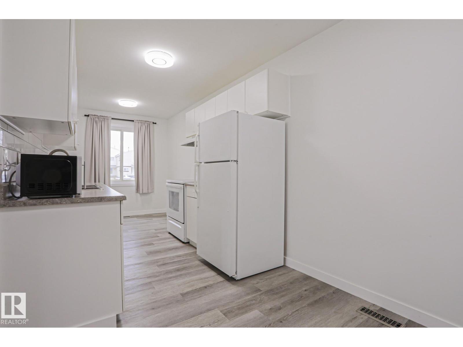 238 Primrose Gardens Gd NW, Edmonton, Alberta  T5T 0R1 - Photo 4 - E4508423