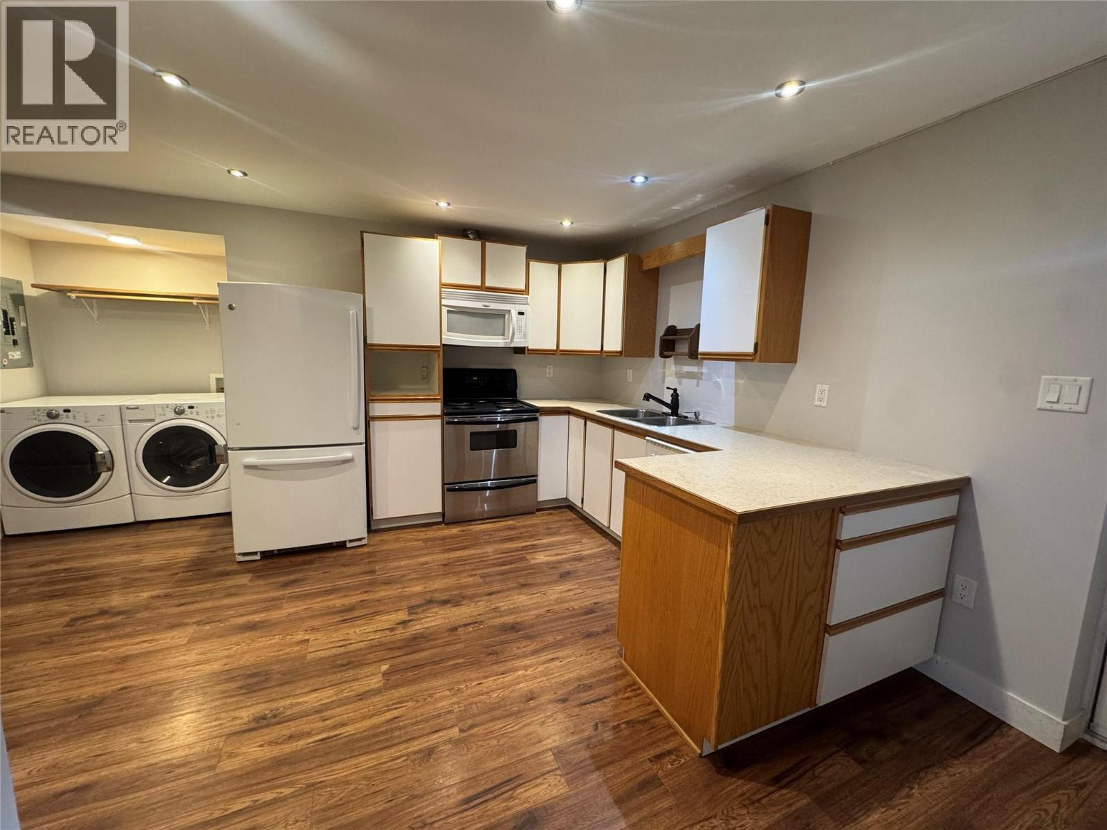 7654 Falconridge Crescent Kelowna, BC V1P1J1_28