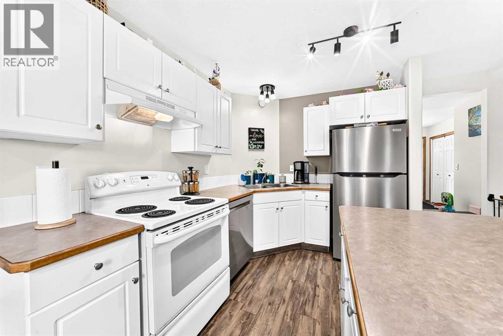 25 Lakeview Close, Blackfalds, Alberta  T0M 0J0 - Photo 4 - A2343477