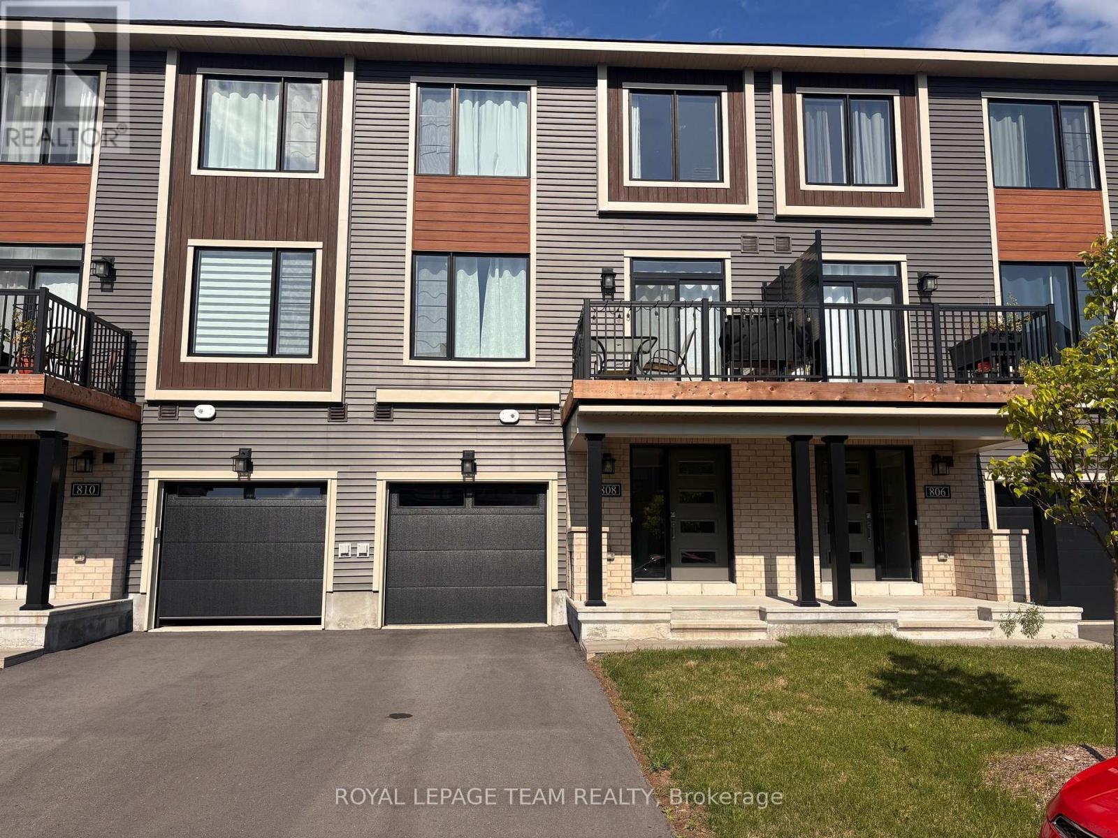 808 Glissade Grove, Ottawa, Ontario