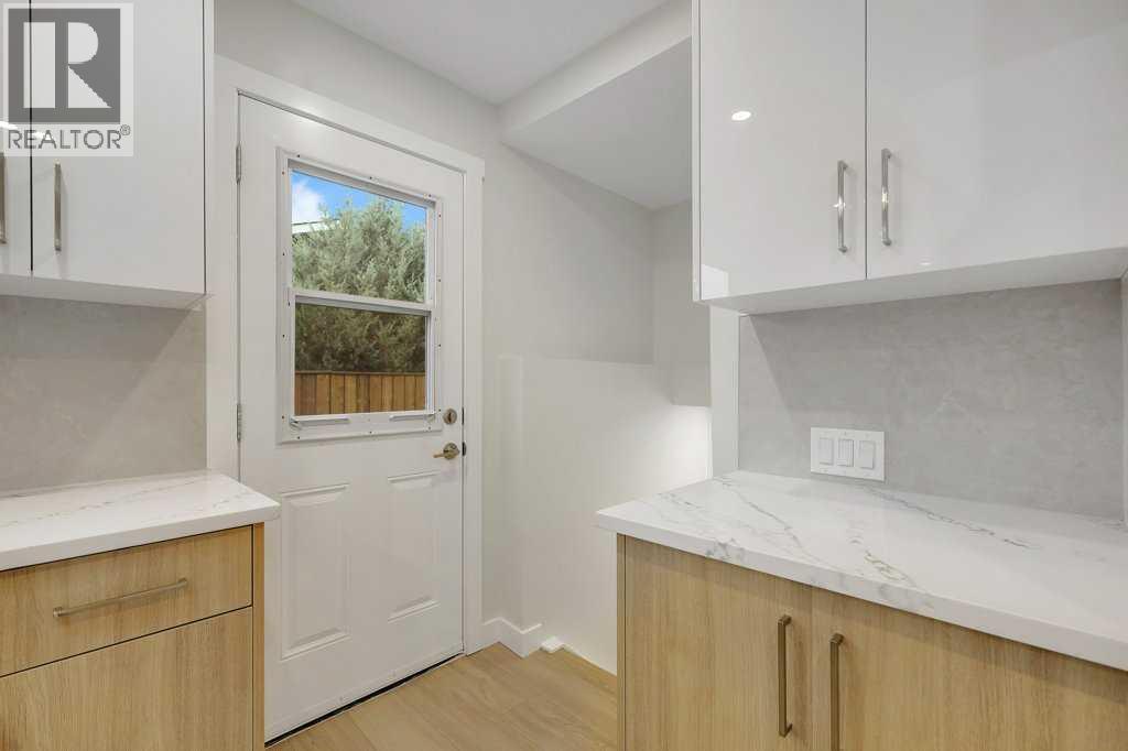 20 Bernard Way NW, Calgary, Alberta  T3K 2B9 - Photo 23 - A2344208