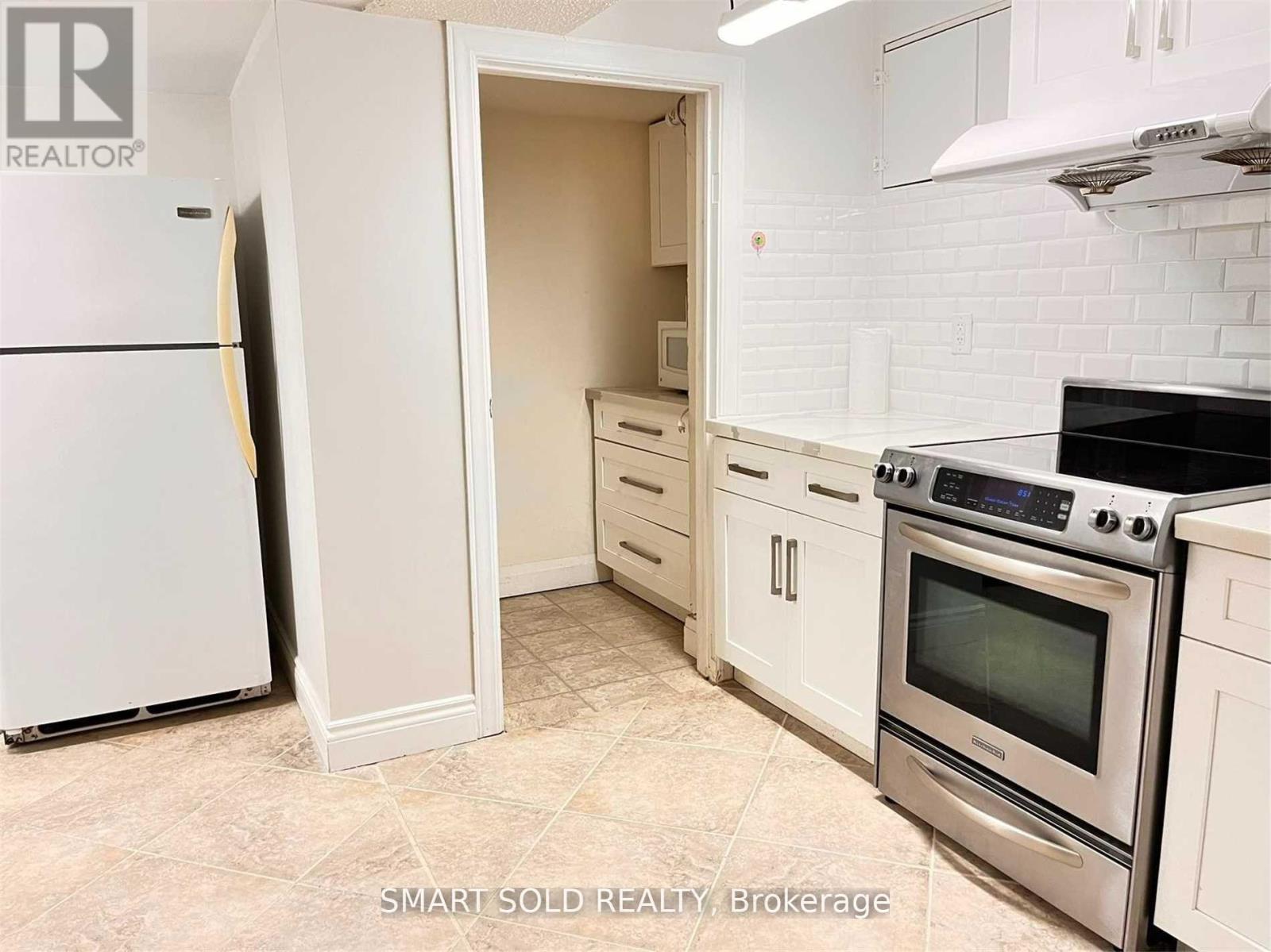 Bsmt - 34 Chapeltown Crescent, Toronto, Ontario  M1W 3A7 - Photo 2 - E13776556
