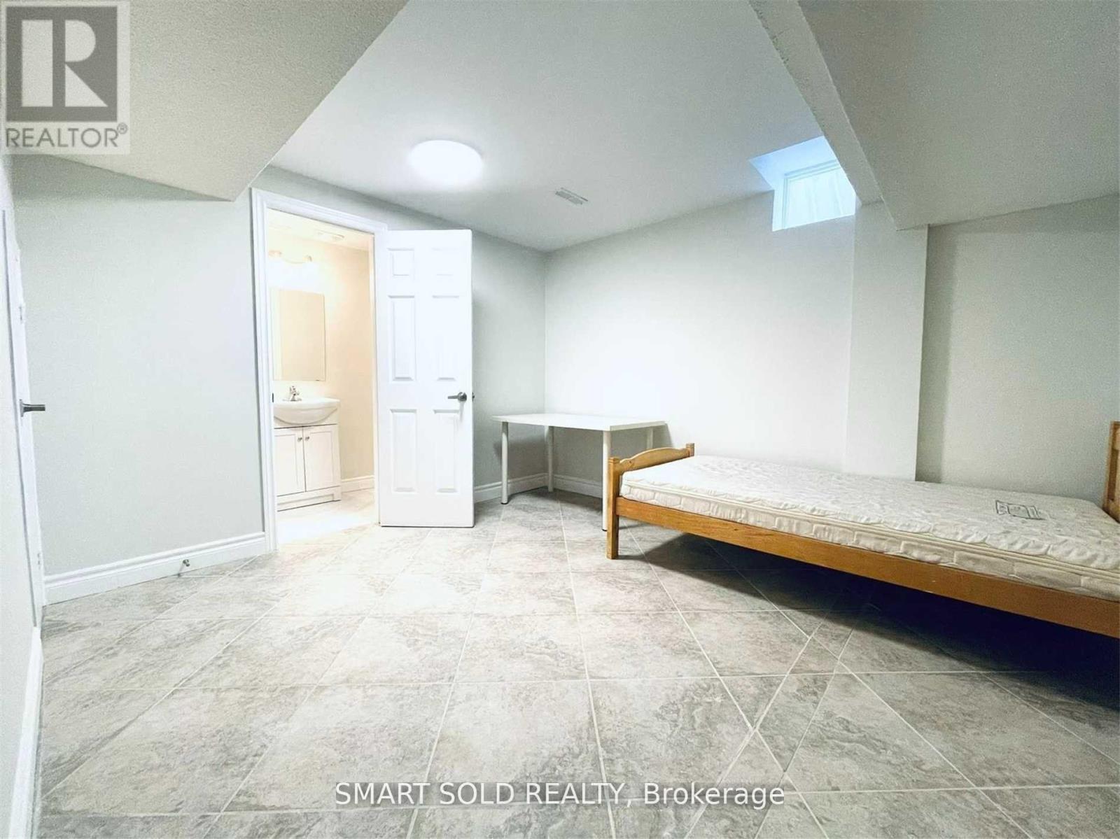Bsmt - 34 Chapeltown Crescent, Toronto, Ontario  M1W 3A7 - Photo 7 - E13776556