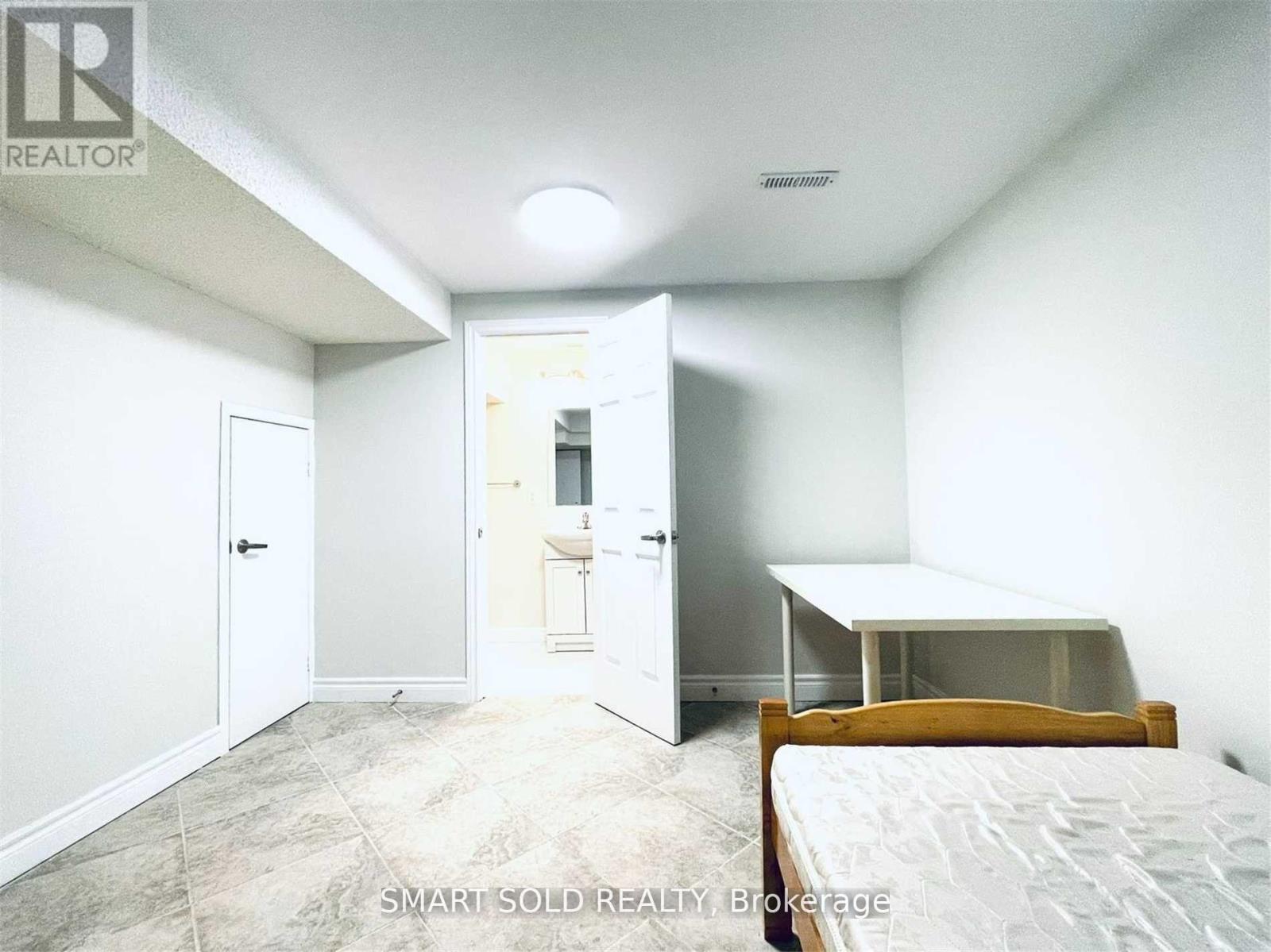 Bsmt - 34 Chapeltown Crescent, Toronto, Ontario  M1W 3A7 - Photo 8 - E13776556
