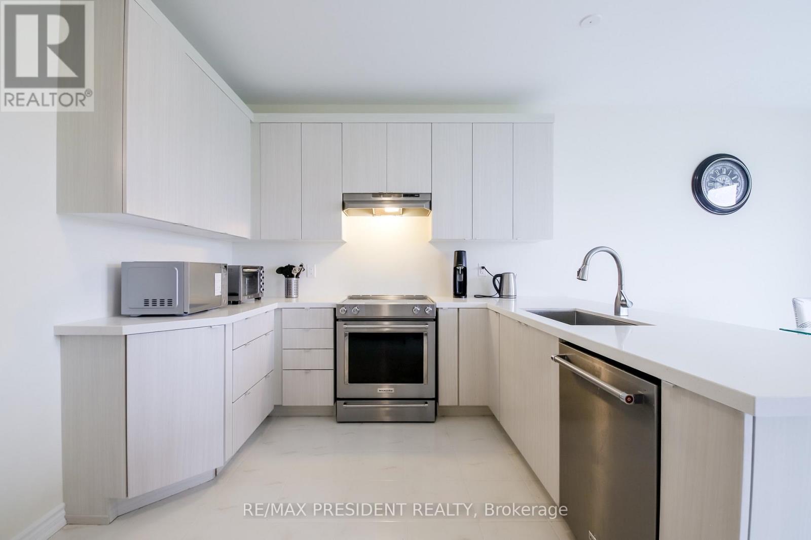 4 Cypress Point Street, Barrie (Ardagh), Ontario  L4N 6J9 - Photo 21 - S13776578
