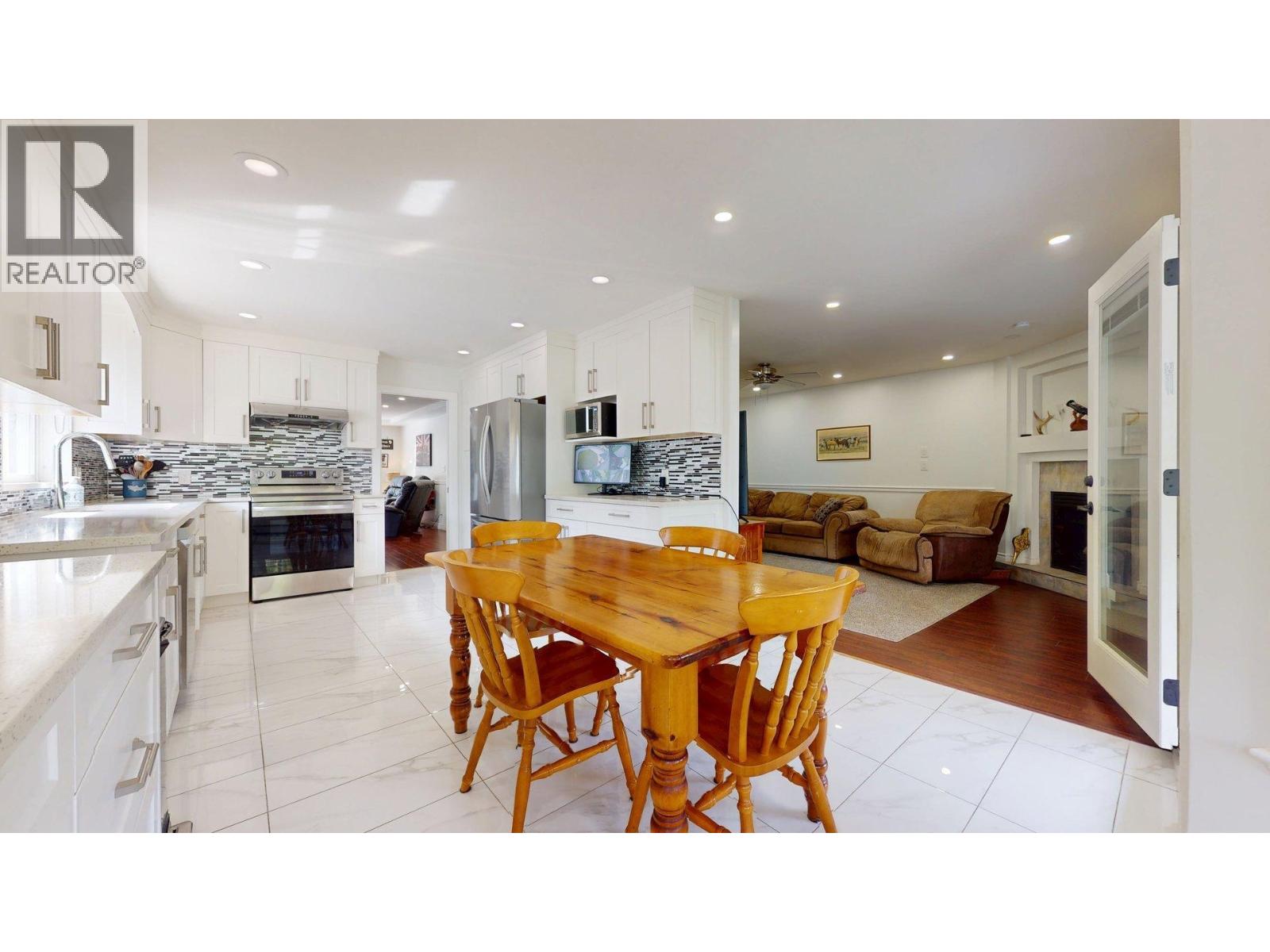2015 Balsam Way, Squamish, British Columbia  V8B 0W1 - Photo 10 - R3164691