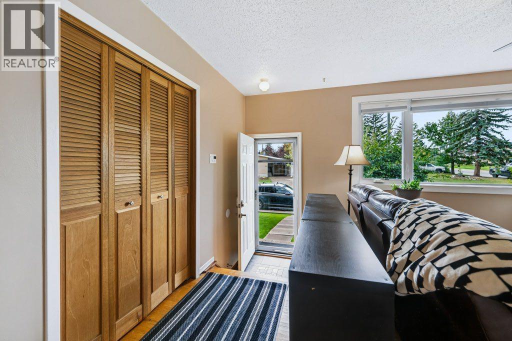 1012 Raynard Crescent SE, Calgary, Alberta  T2A 1X9 - Photo 3 - A2344829