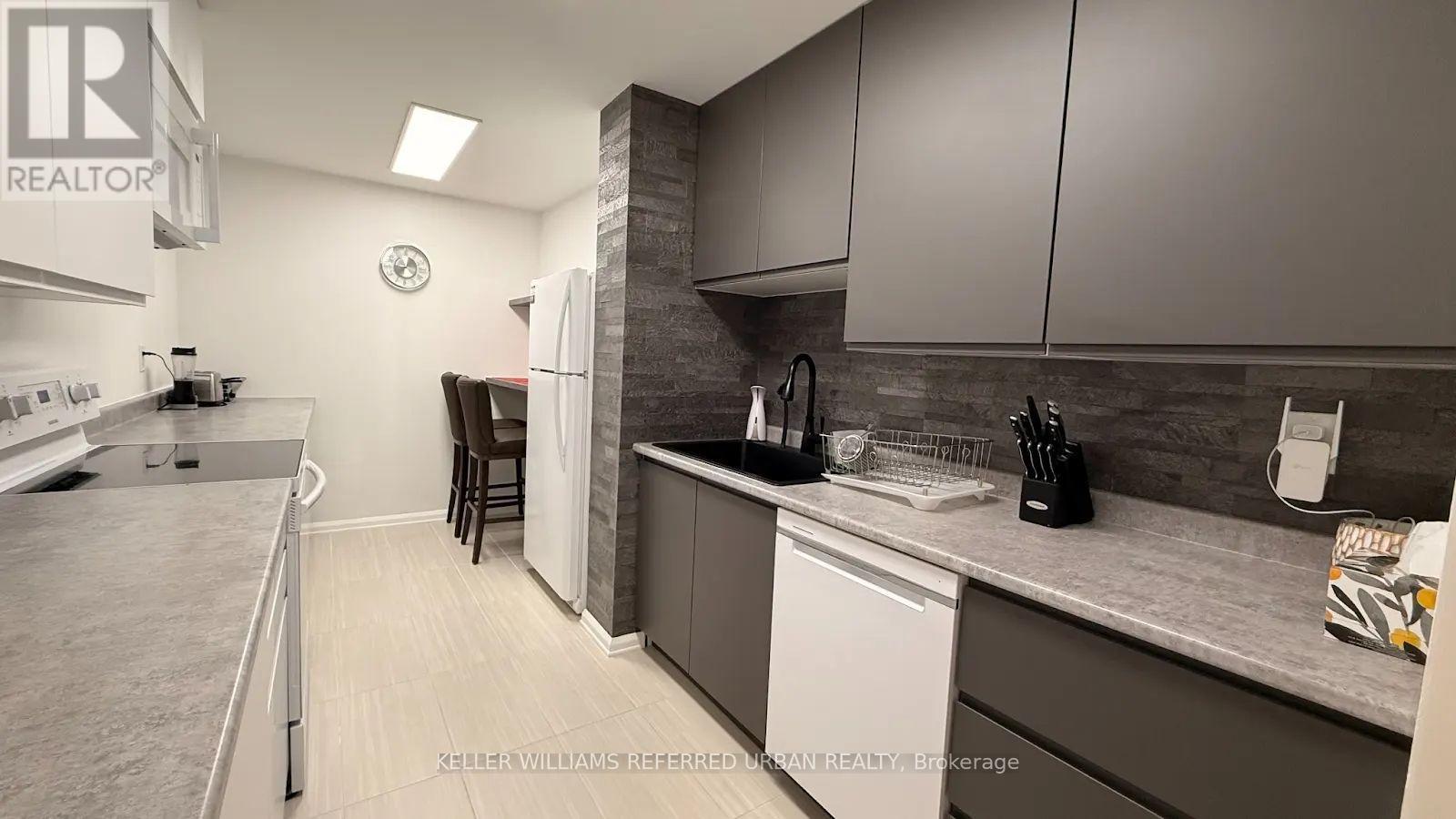 610 - 1515 Lakeshore Road, Mississauga, Ontario  L5E 3E3 - Photo 7 - W13776538