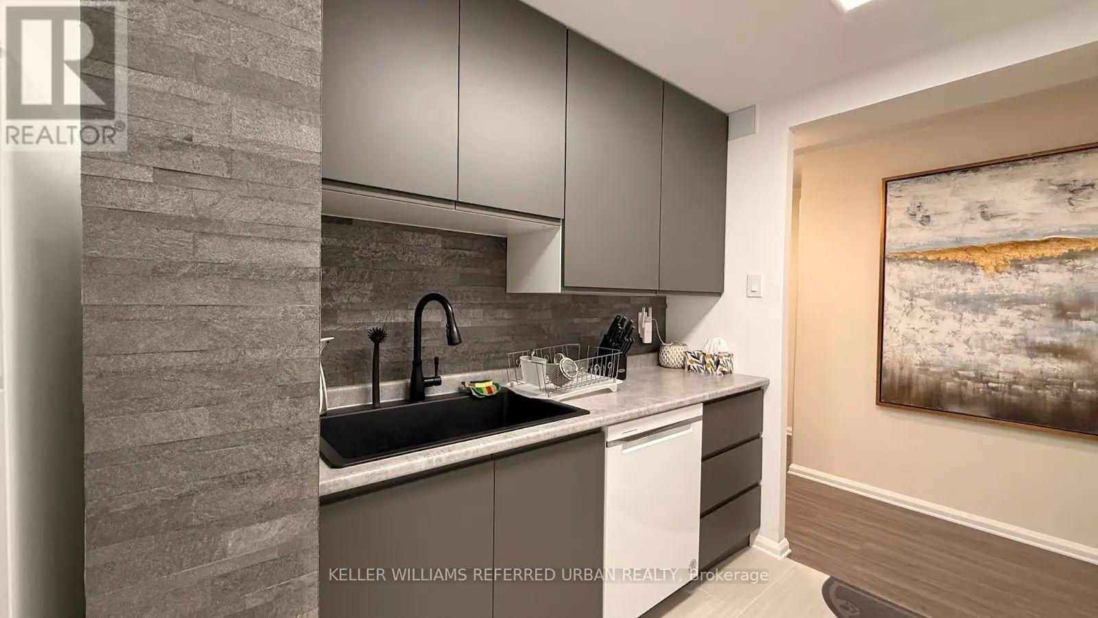 610 - 1515 Lakeshore Road, Mississauga, Ontario  L5E 3E3 - Photo 8 - W13776538