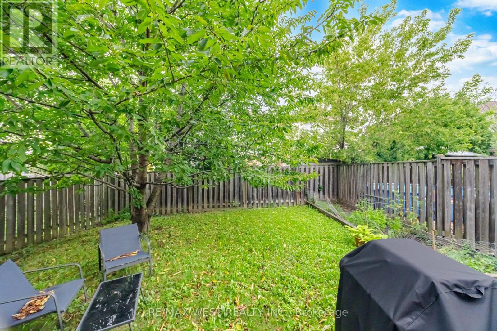 Upper - 6409 Torre Drive, Mississauga, Ontario  L5V 2S5 - Photo 13 - W13776550