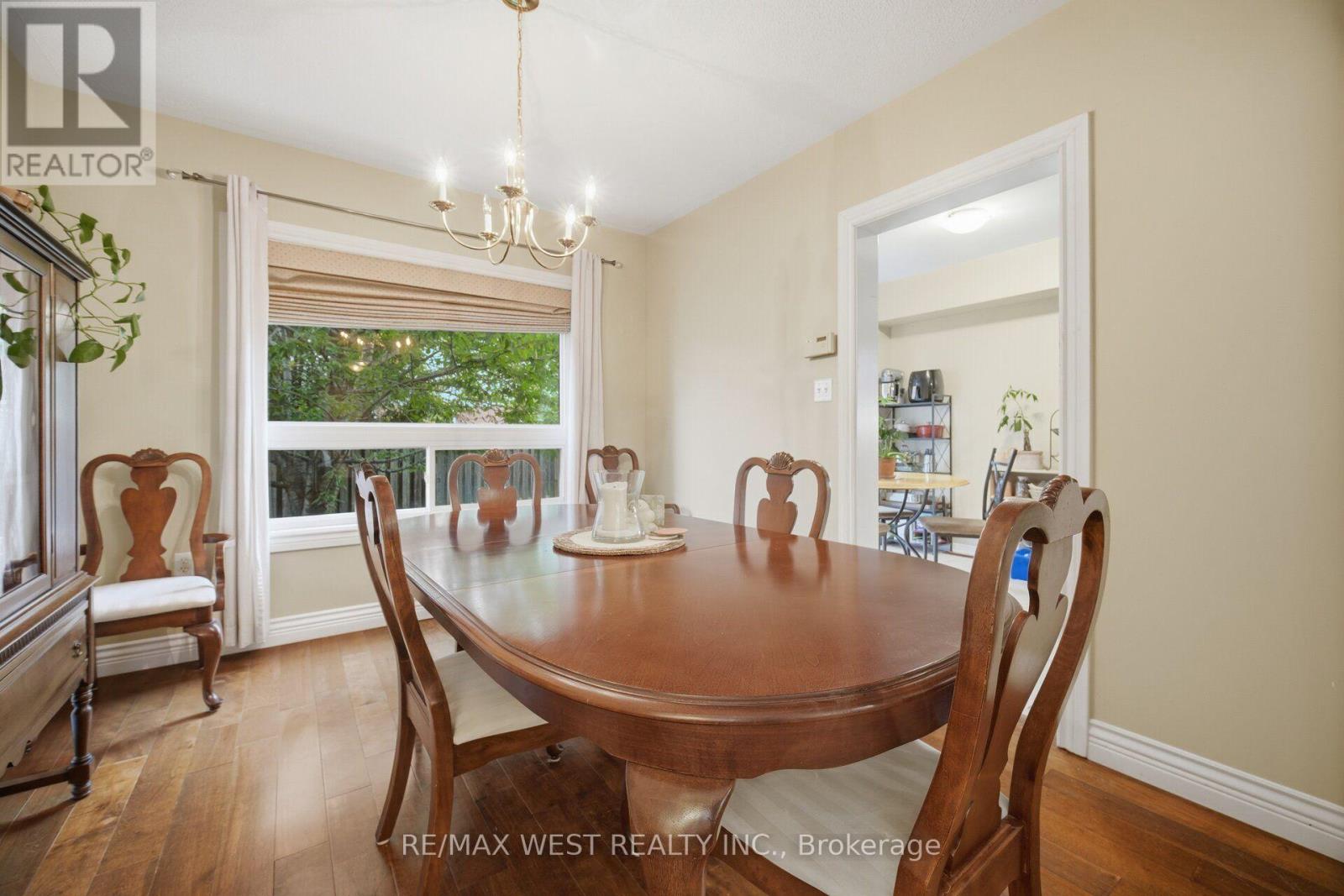 Upper - 6409 Torre Drive, Mississauga, Ontario  L5V 2S5 - Photo 5 - W13776550