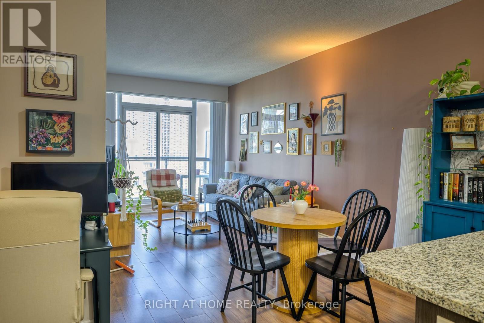 2310 - 349 Rathburn Road W, Mississauga, Ontario  L5B 0G9 - Photo 12 - W13776576