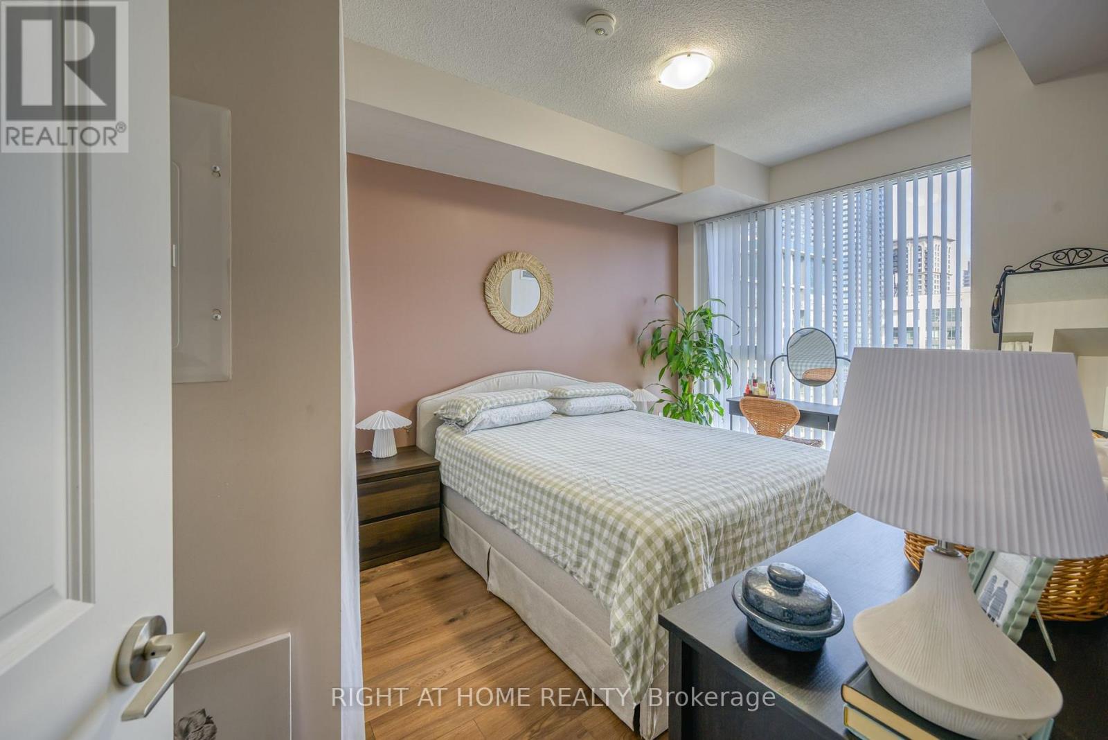2310 - 349 Rathburn Road W, Mississauga, Ontario  L5B 0G9 - Photo 17 - W13776576