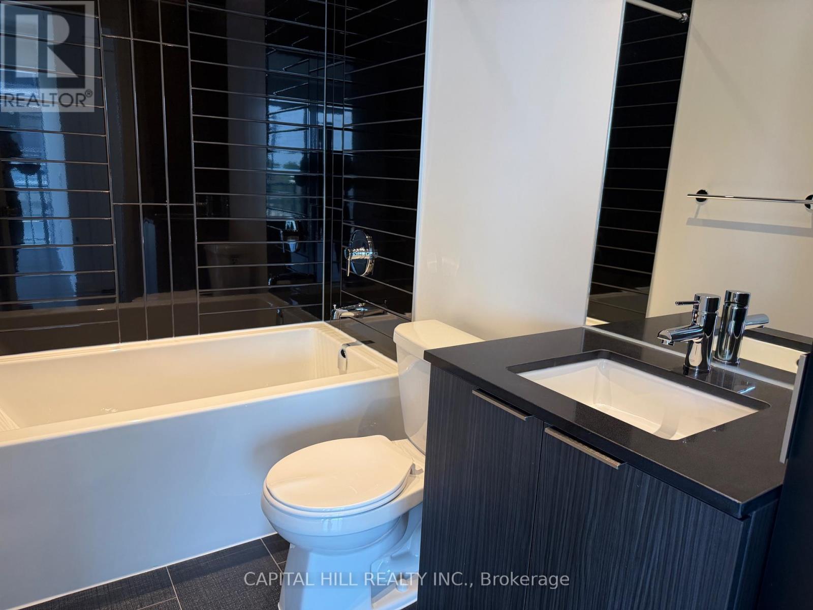 301 - 448 Burnhamthorpe Rd Road W, Mississauga, Ontario  L5B 0R4 - Photo 13 - W13776582