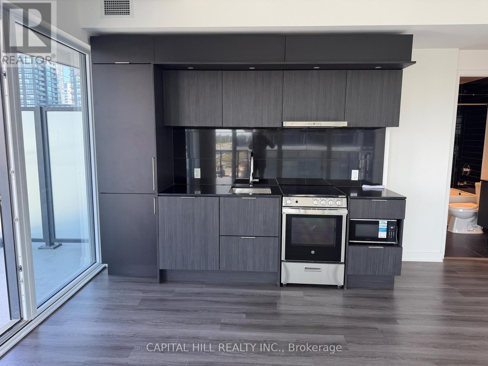 301 - 448 Burnhamthorpe Rd Road W, Mississauga, Ontario  L5B 0R4 - Photo 7 - W13776582