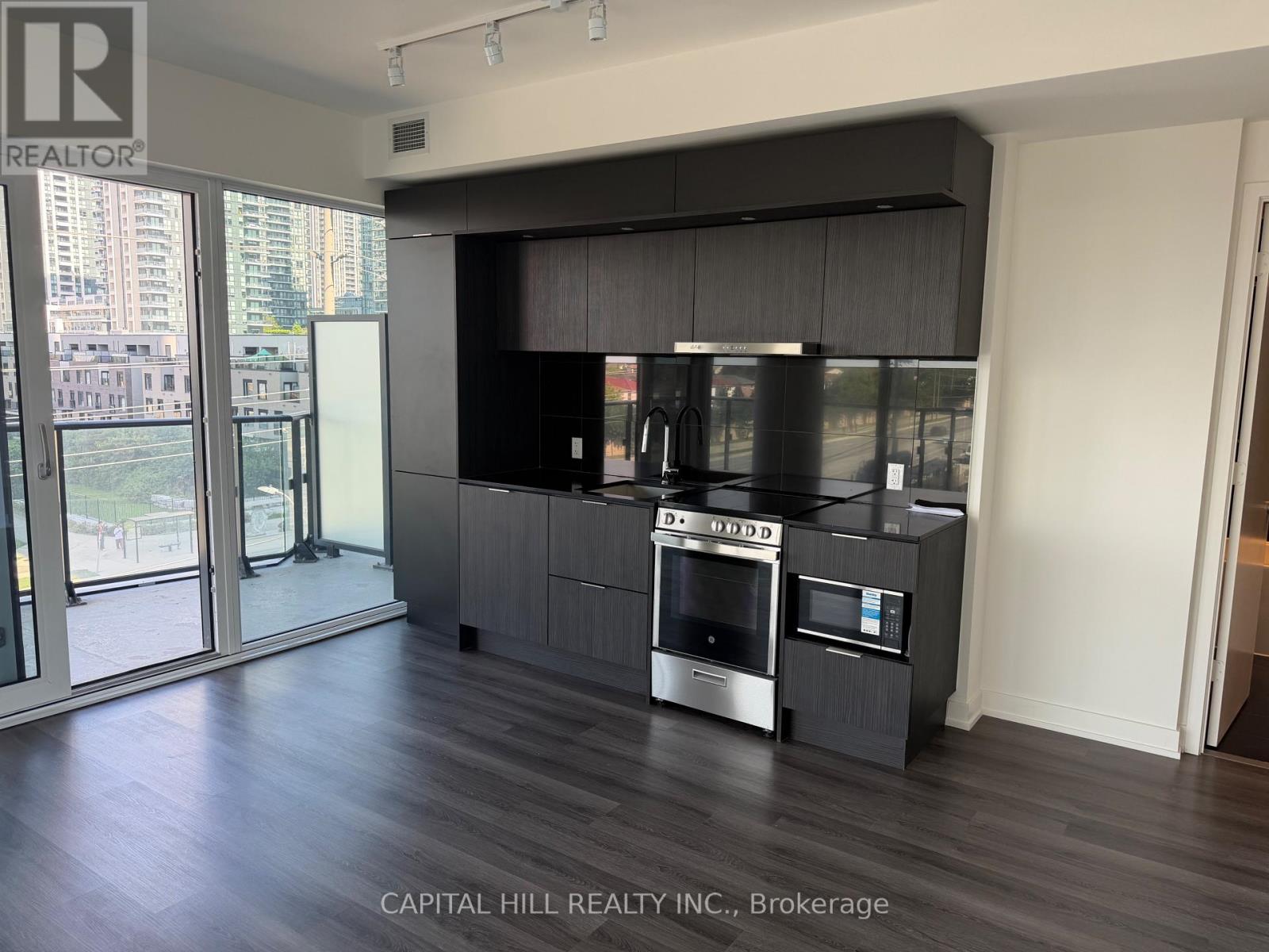 301 - 448 Burnhamthorpe Rd Road W, Mississauga, Ontario  L5B 0R4 - Photo 8 - W13776582