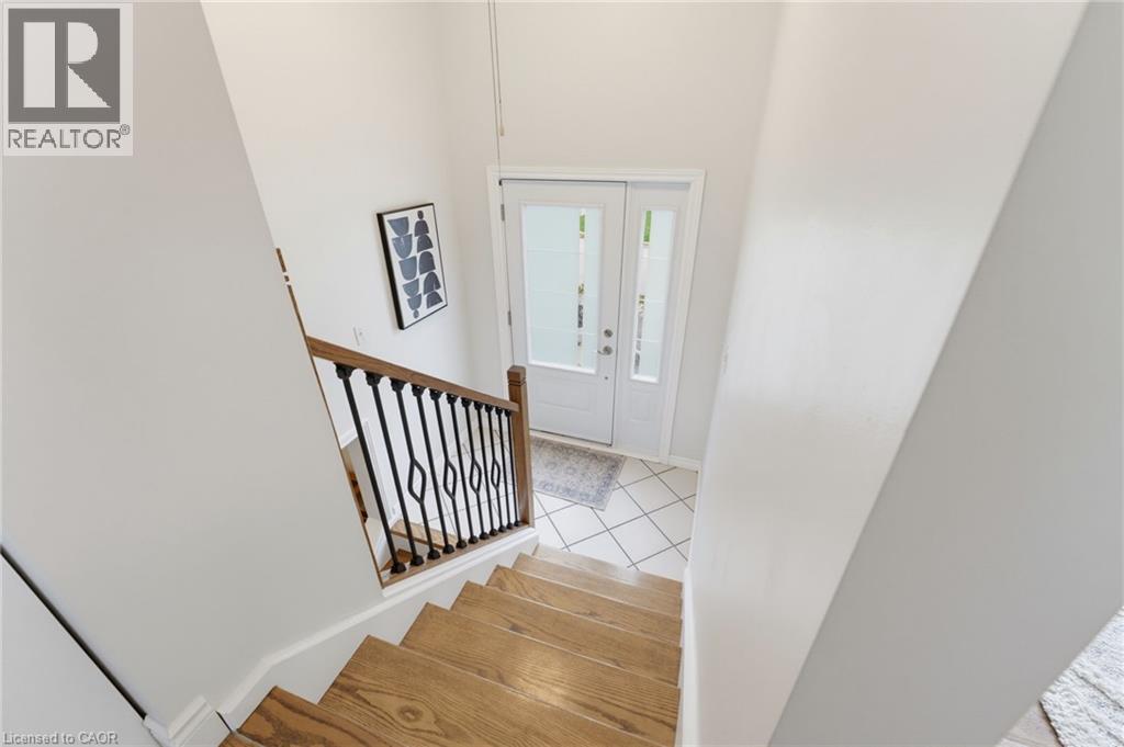 555 Elm Ridge Place, Waterloo, Ontario  N2L 4P6 - Photo 11 - 40861002