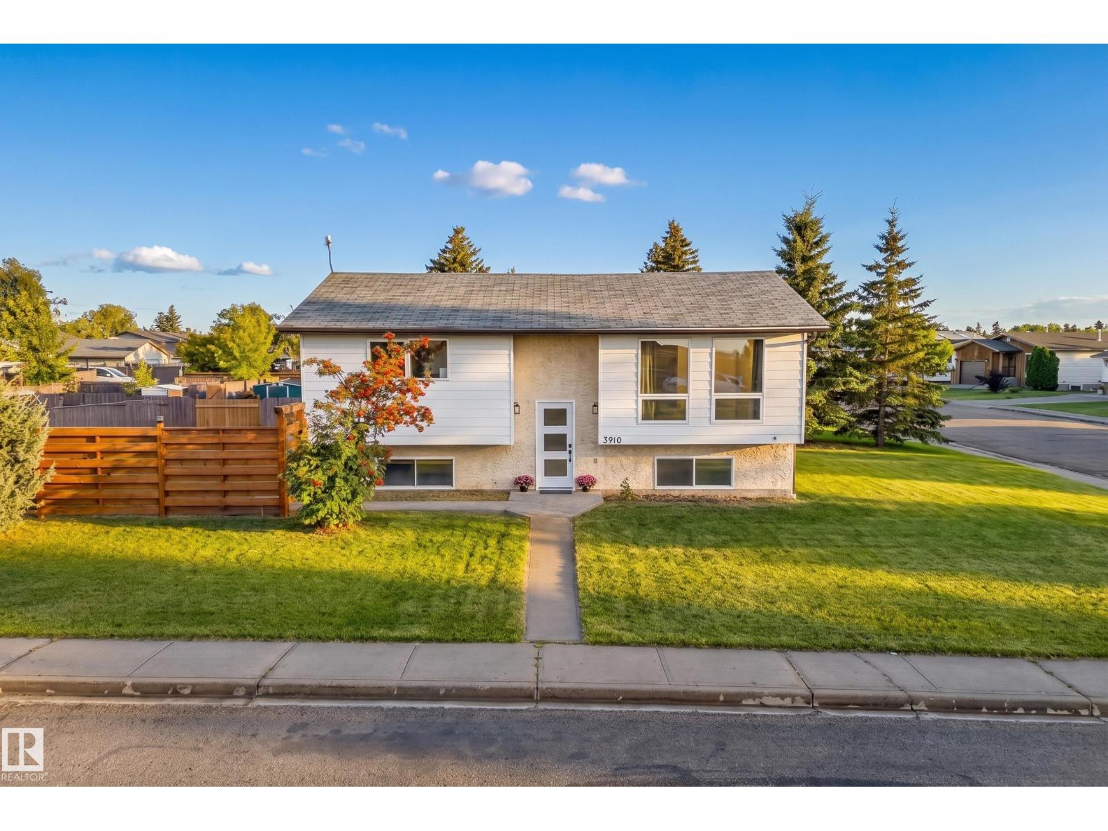 5410 43 St, Tofield, Alberta  T0B 4J0 - Photo 2 - E4508426