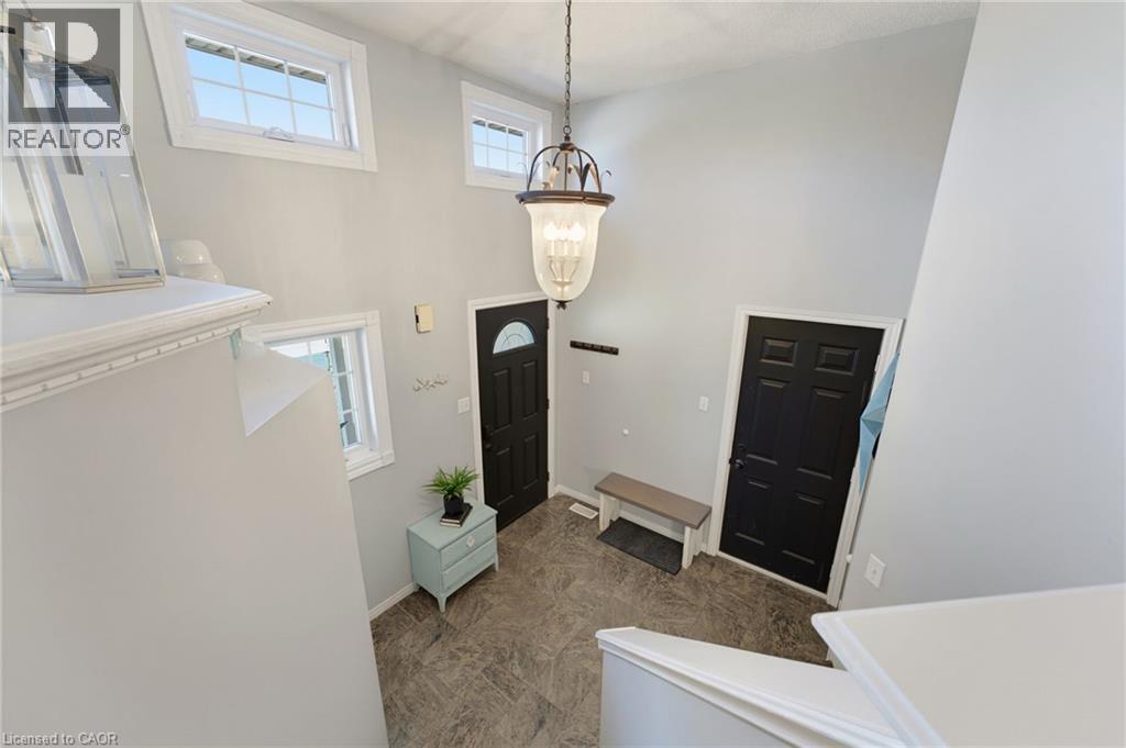 6 Stuart Street, Caledonia, Ontario  N3W 2L3 - Photo 6 - 40862817