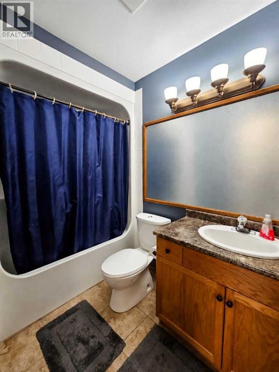 5215 16 AVE photo 12