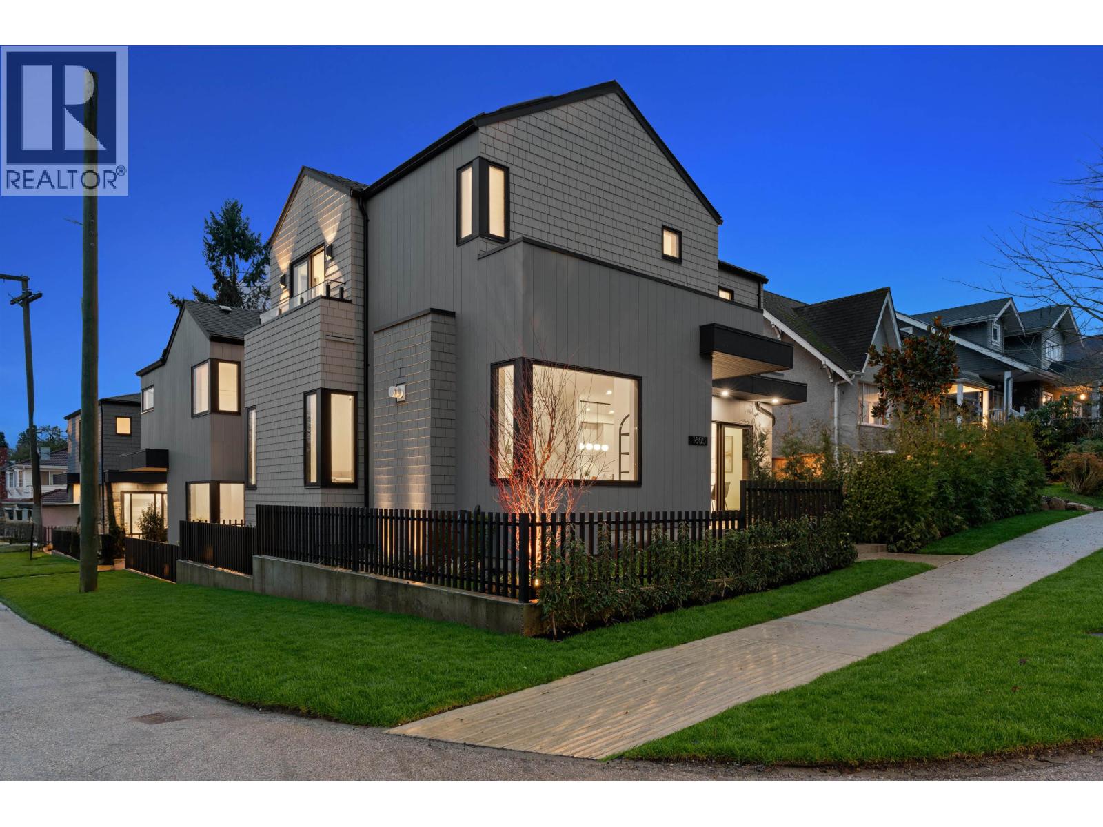 1605 E 21st Avenue, Vancouver, British Columbia V5N 3V8 - Photo 2 - R3164047