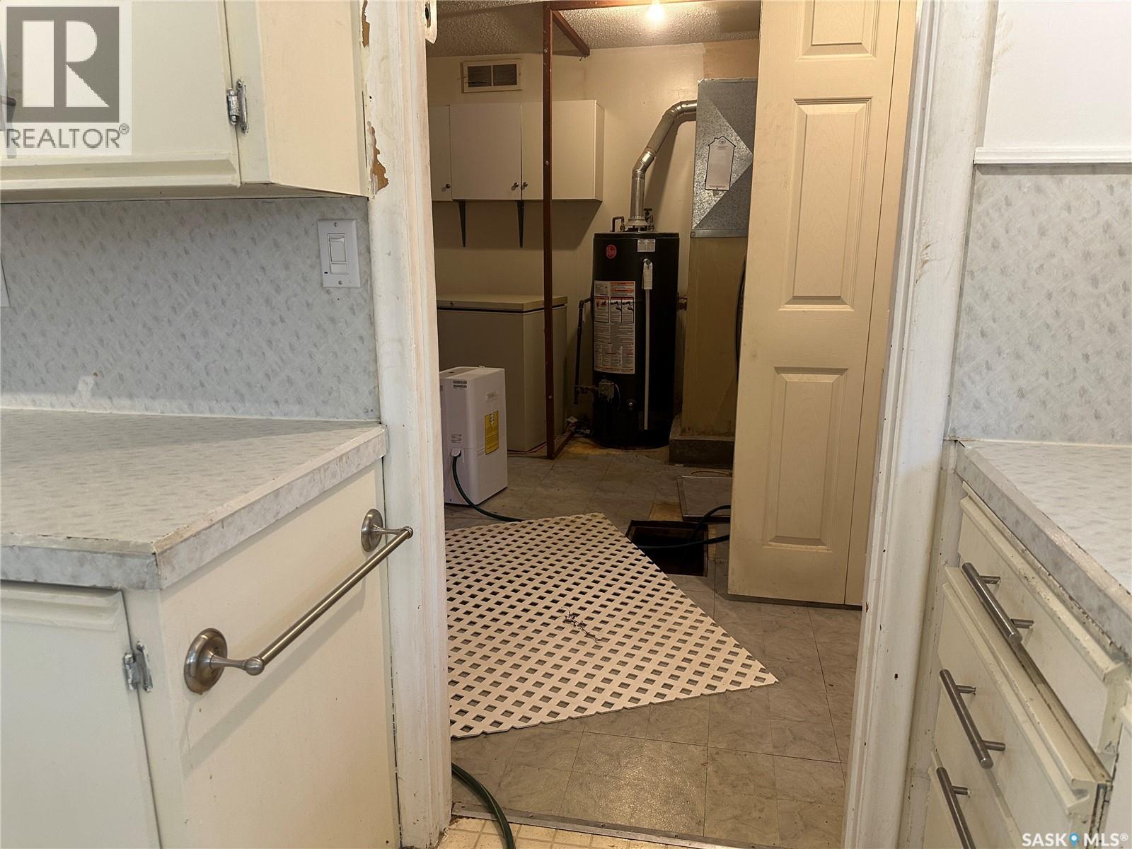 515 9th Street Ne, Weyburn, Saskatchewan  S4H 1G2 - Photo 16 - SK048320