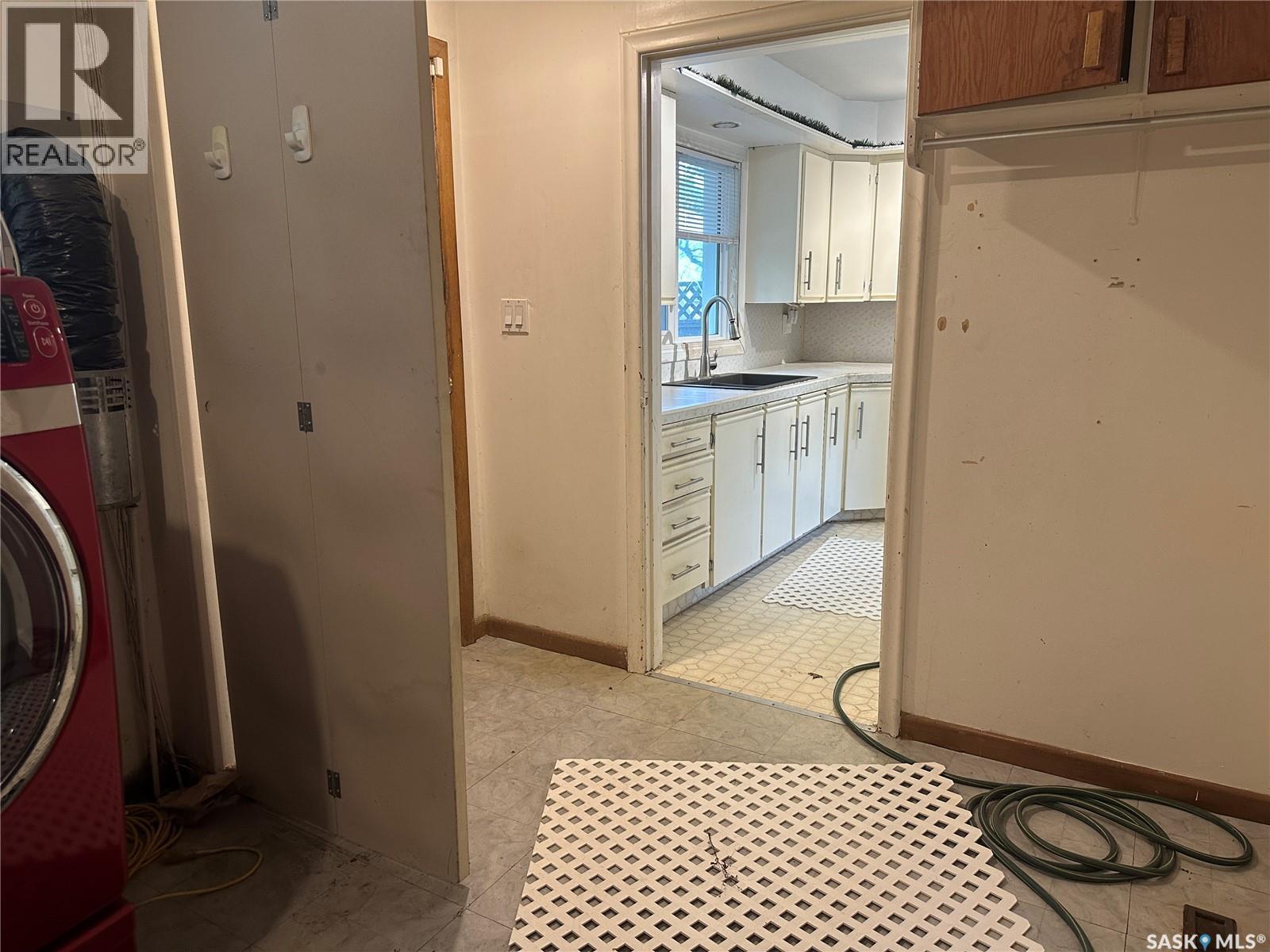 515 9th Street Ne, Weyburn, Saskatchewan  S4H 1G2 - Photo 19 - SK048320