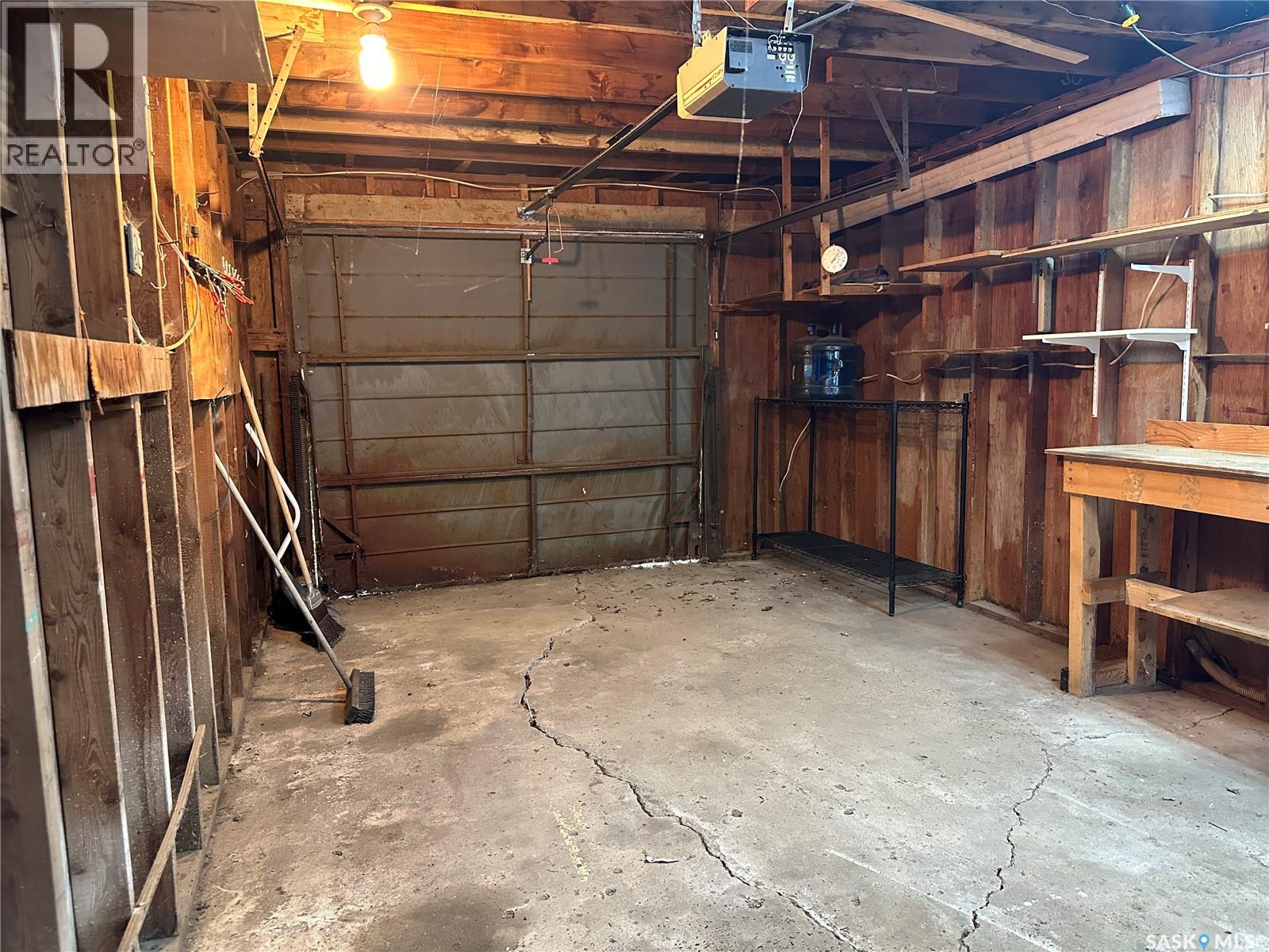 515 9th Street Ne, Weyburn, Saskatchewan  S4H 1G2 - Photo 22 - SK048320