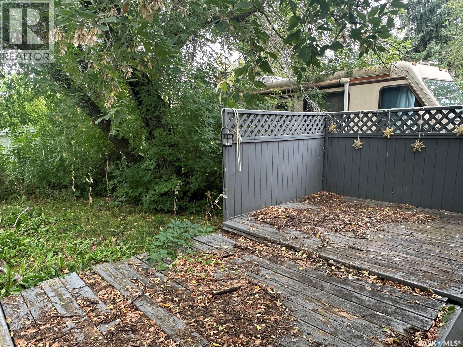 515 9th Street Ne, Weyburn, Saskatchewan  S4H 1G2 - Photo 25 - SK048320