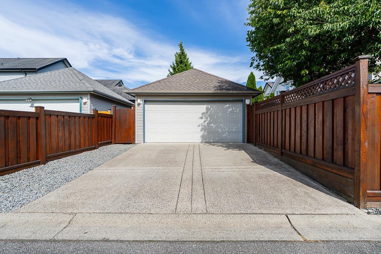19029 68b Avenue, Surrey, British Columbia  V4N 5P5 - Photo 39 - R3163734