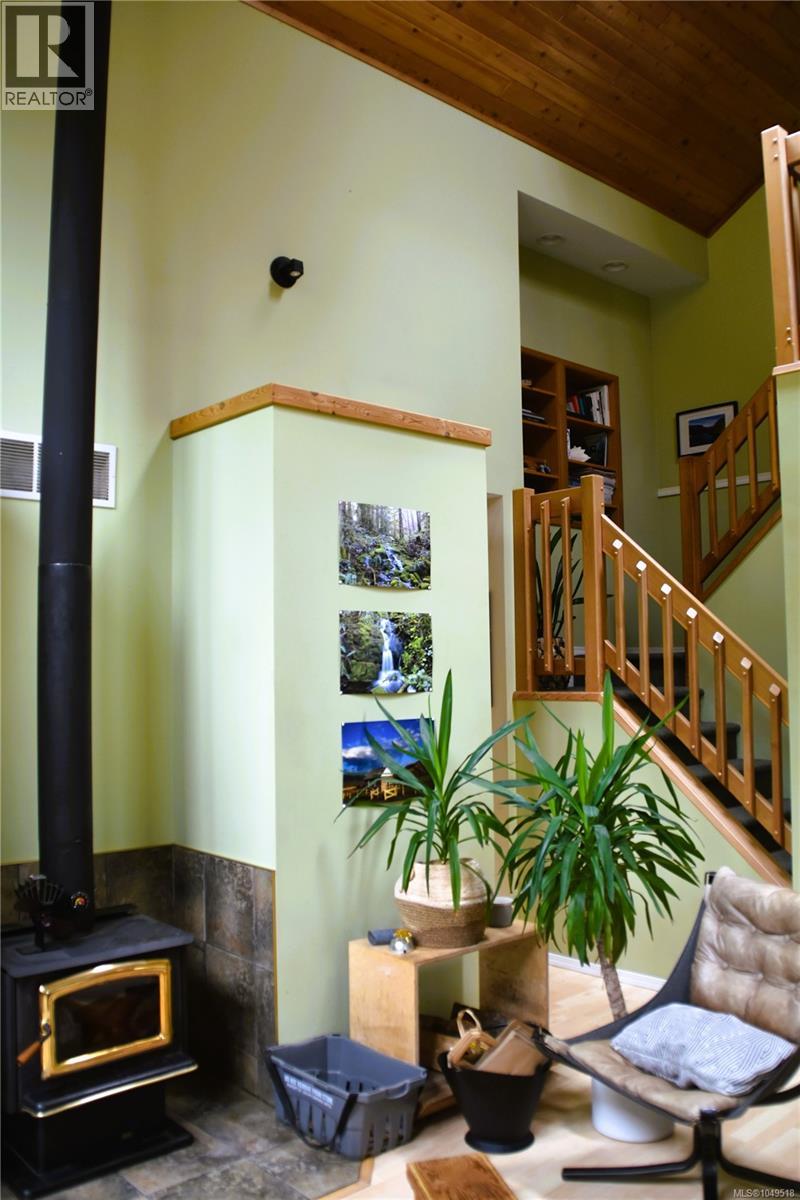 125 Maquinna Ave, Zeballos, British Columbia  V0P 2A0 - Photo 61 - 1049518