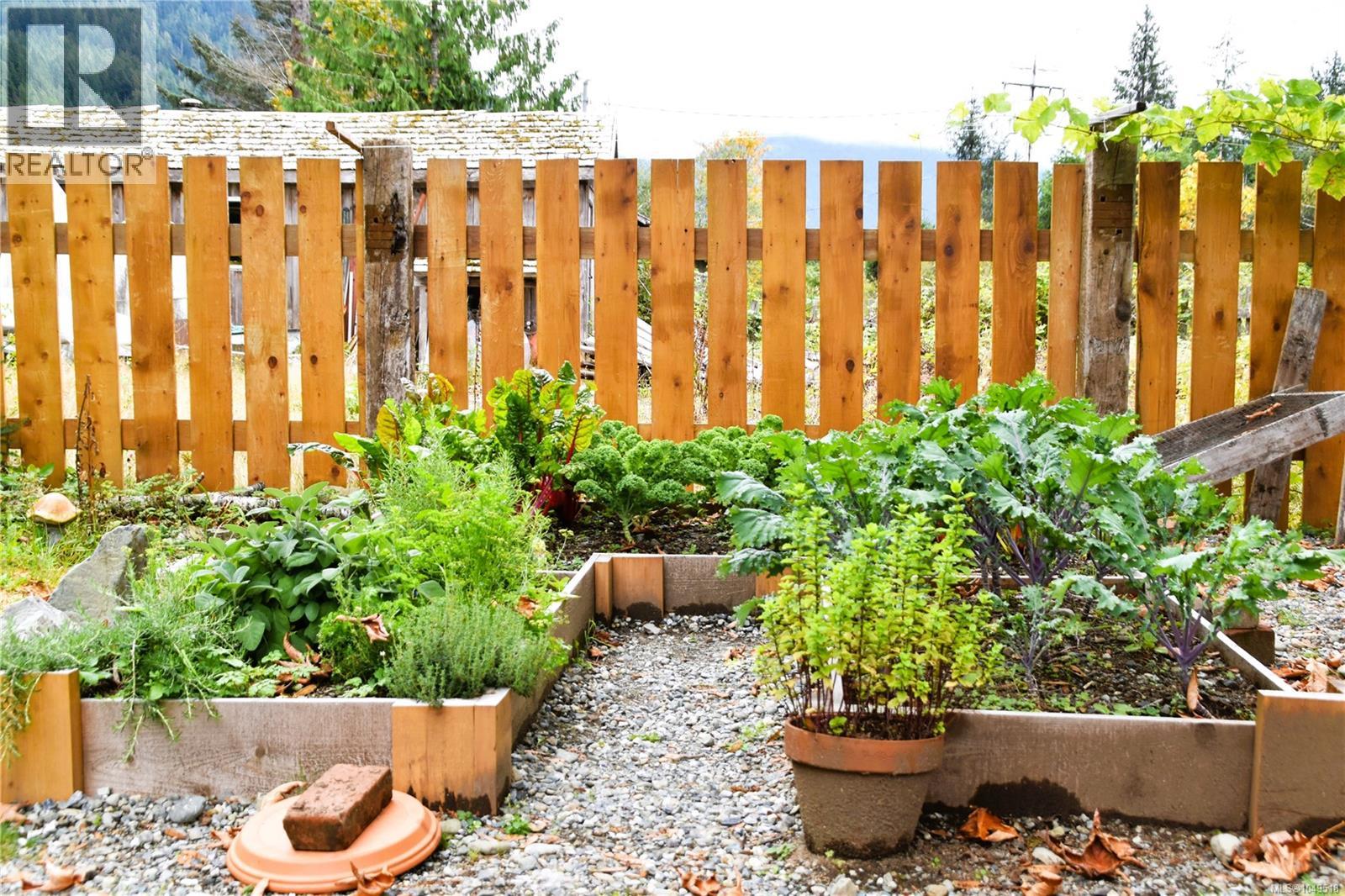 125 Maquinna Ave, Zeballos, British Columbia  V0P 2A0 - Photo 44 - 1049518