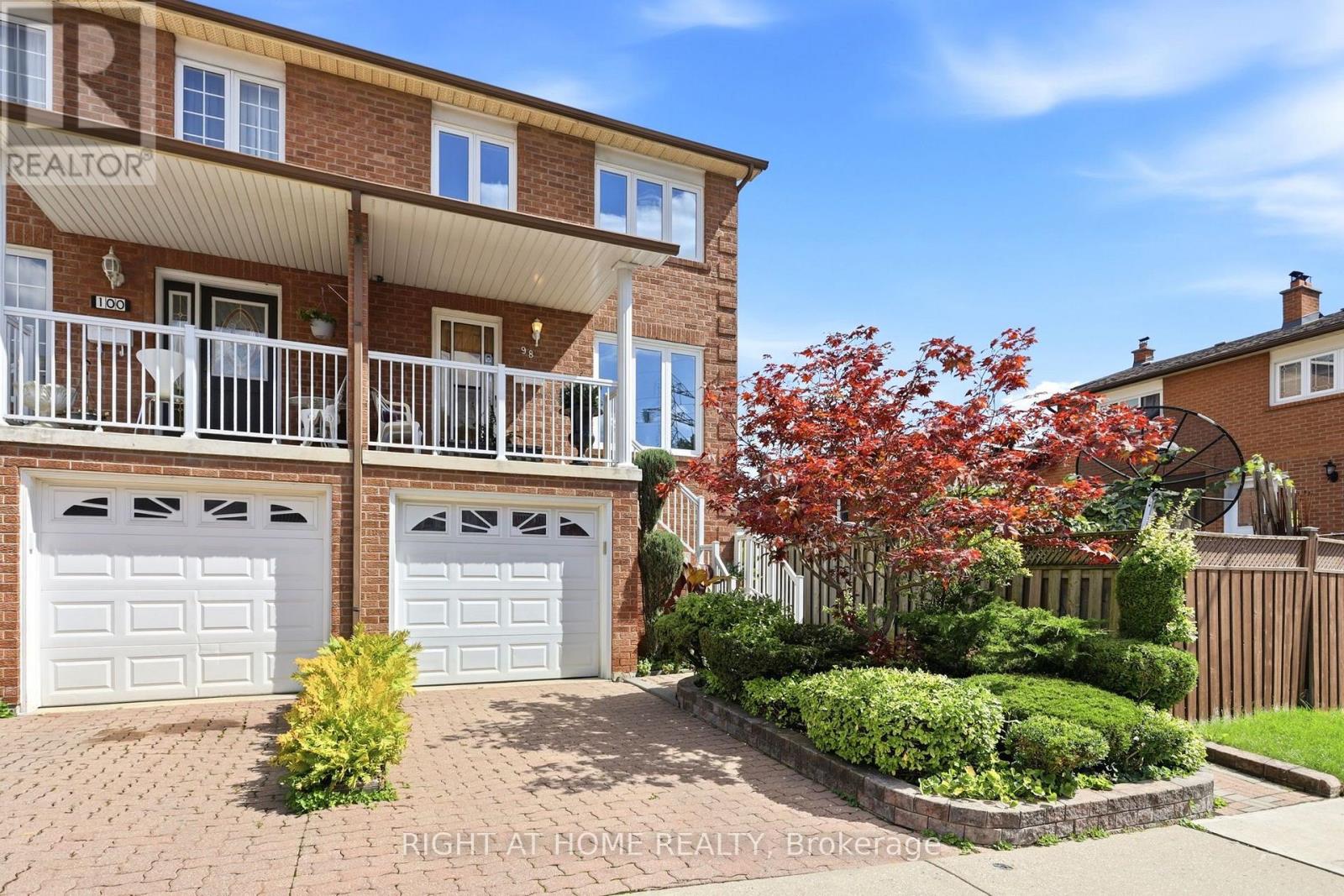 98 BEAVER TERRACE, Toronto, Ontario