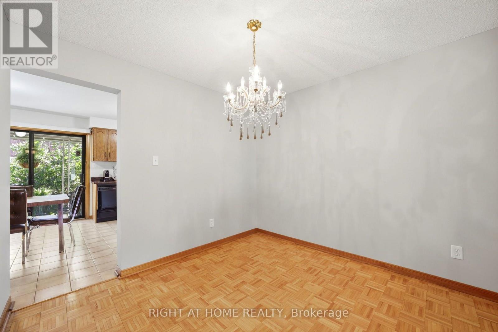 98 Beaver Terrace, Toronto, Ontario  M6H 4G8 - Photo 11 - W13776648