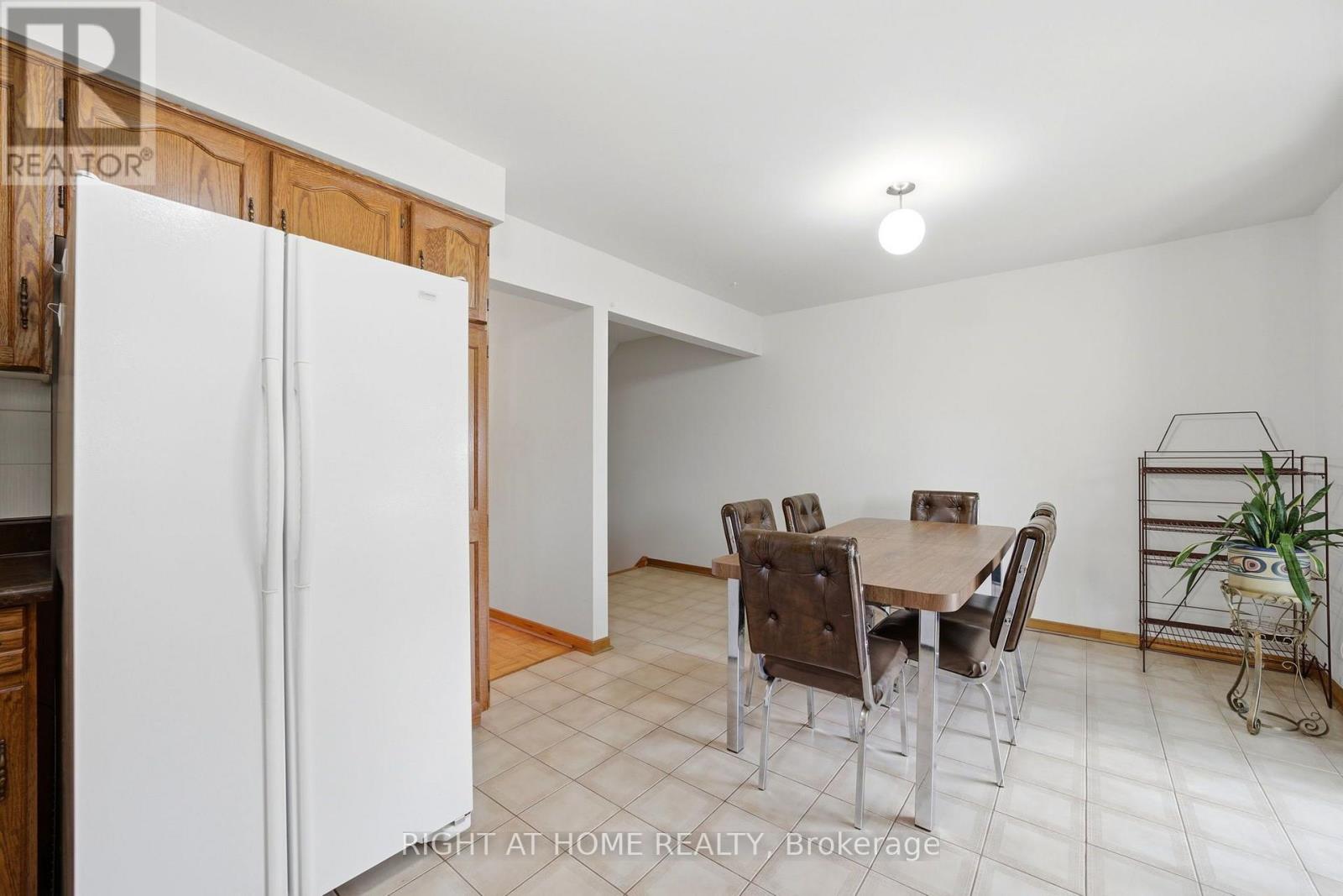 98 Beaver Terrace, Toronto, Ontario  M6H 4G8 - Photo 17 - W13776648