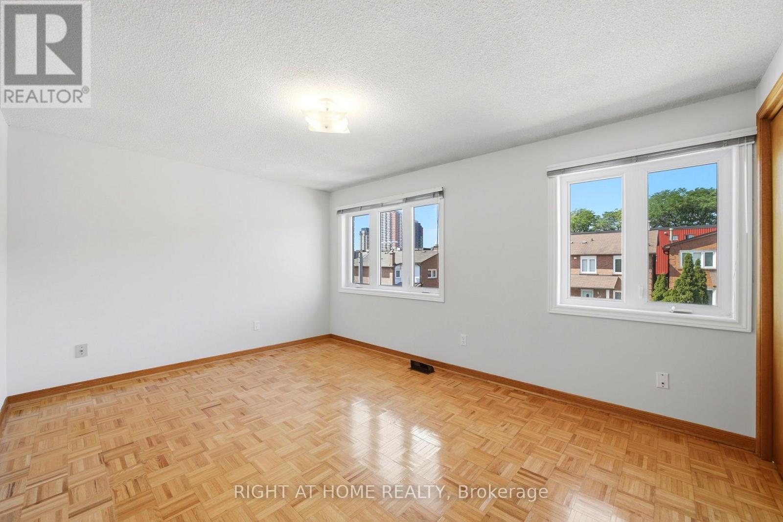 98 Beaver Terrace, Toronto, Ontario  M6H 4G8 - Photo 25 - W13776648